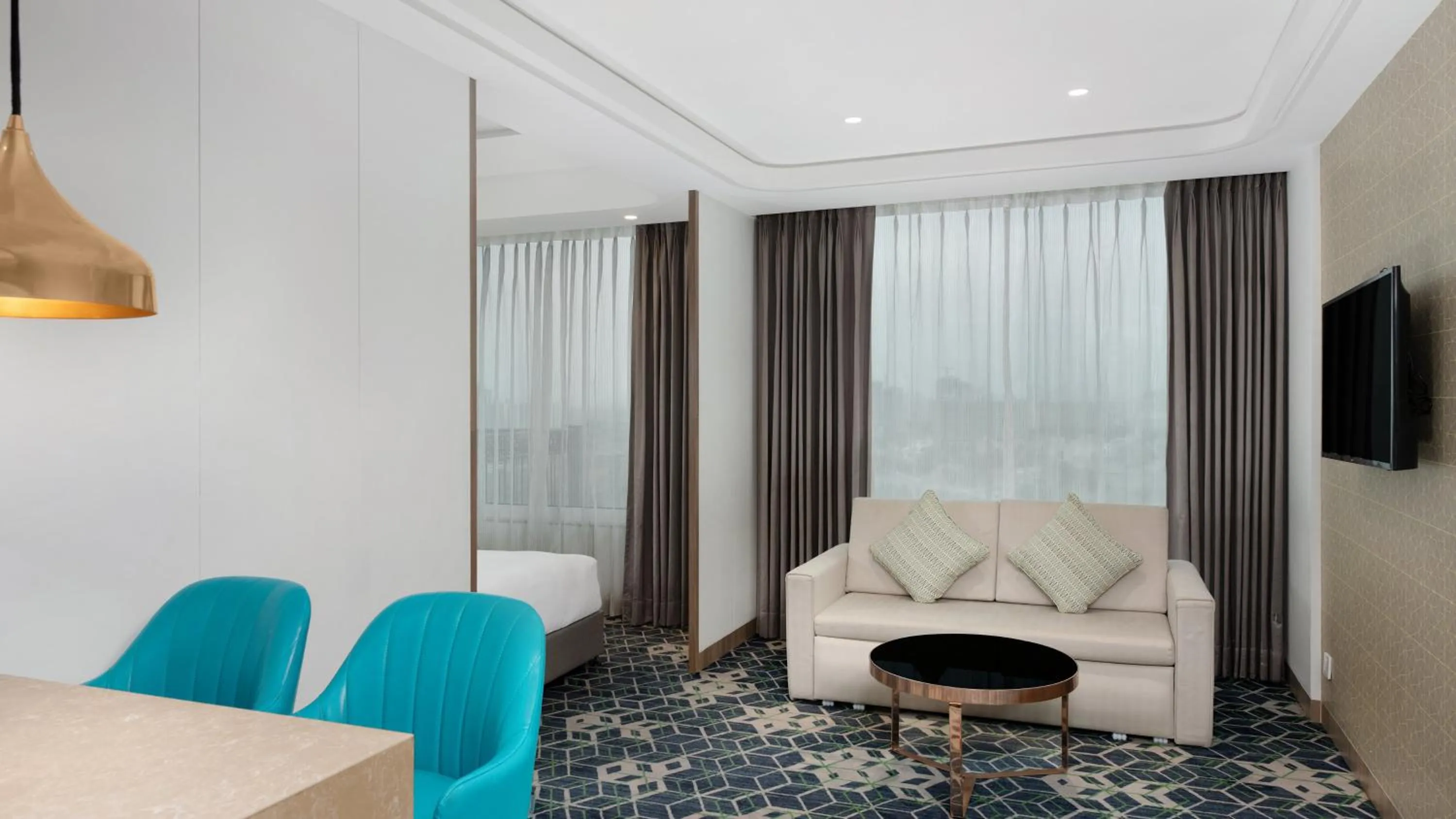 Photo of the whole room in Holiday Inn Gurugram Sector 90 by IHG