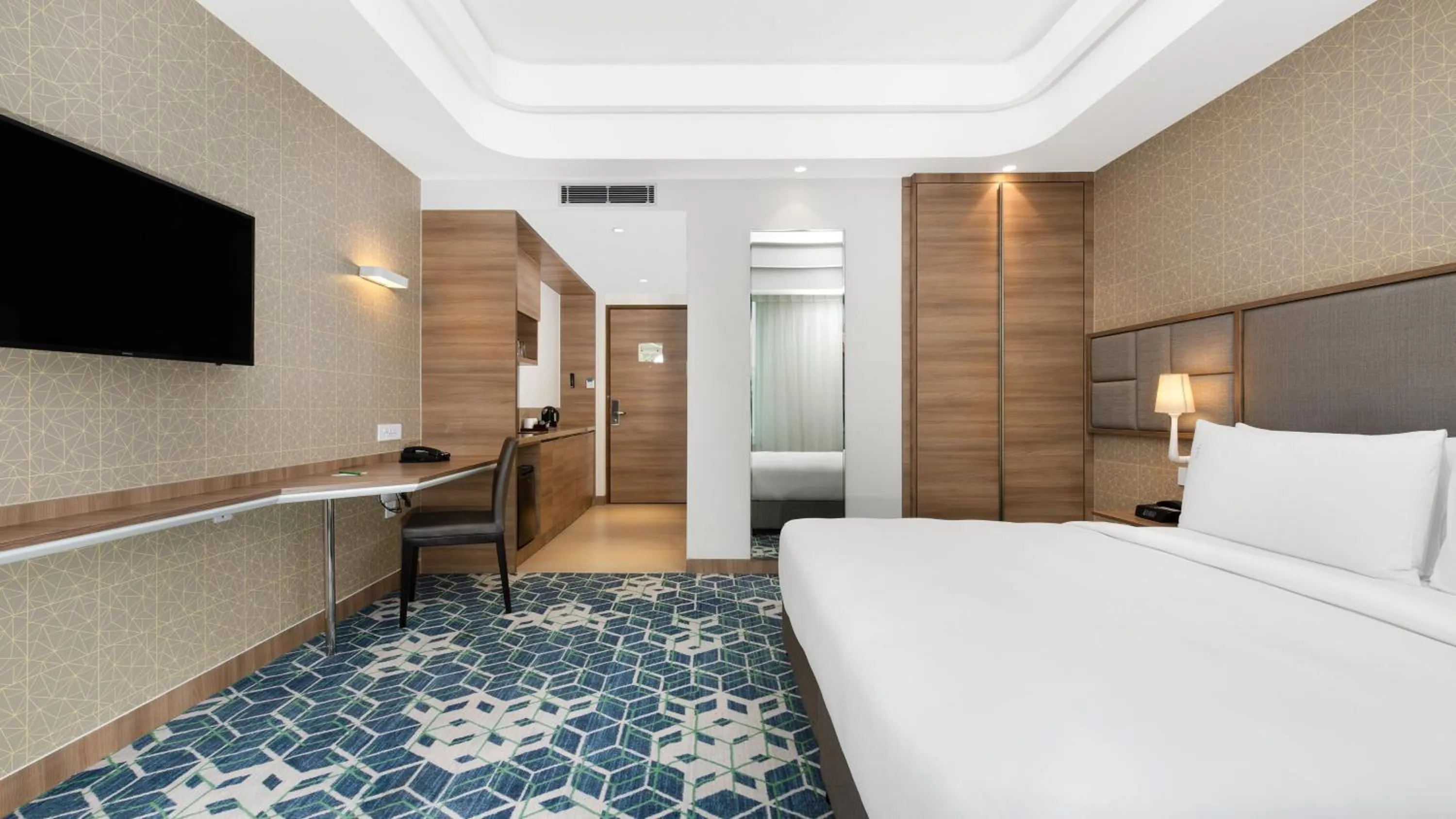 Photo of the whole room, Bed in Holiday Inn Gurugram Sector 90 by IHG