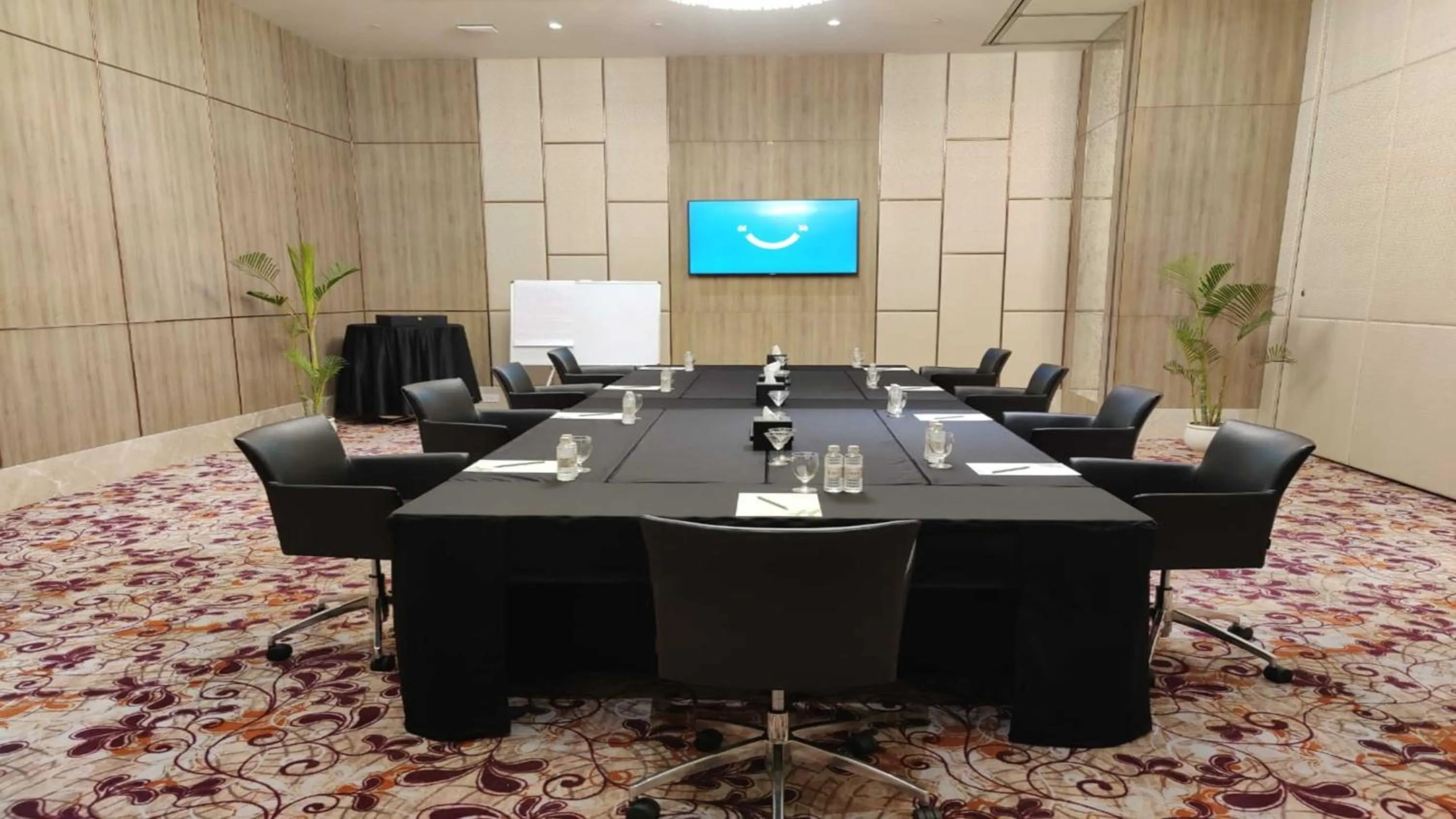 Meeting/conference room in Holiday Inn Gurugram Sector 90 by IHG