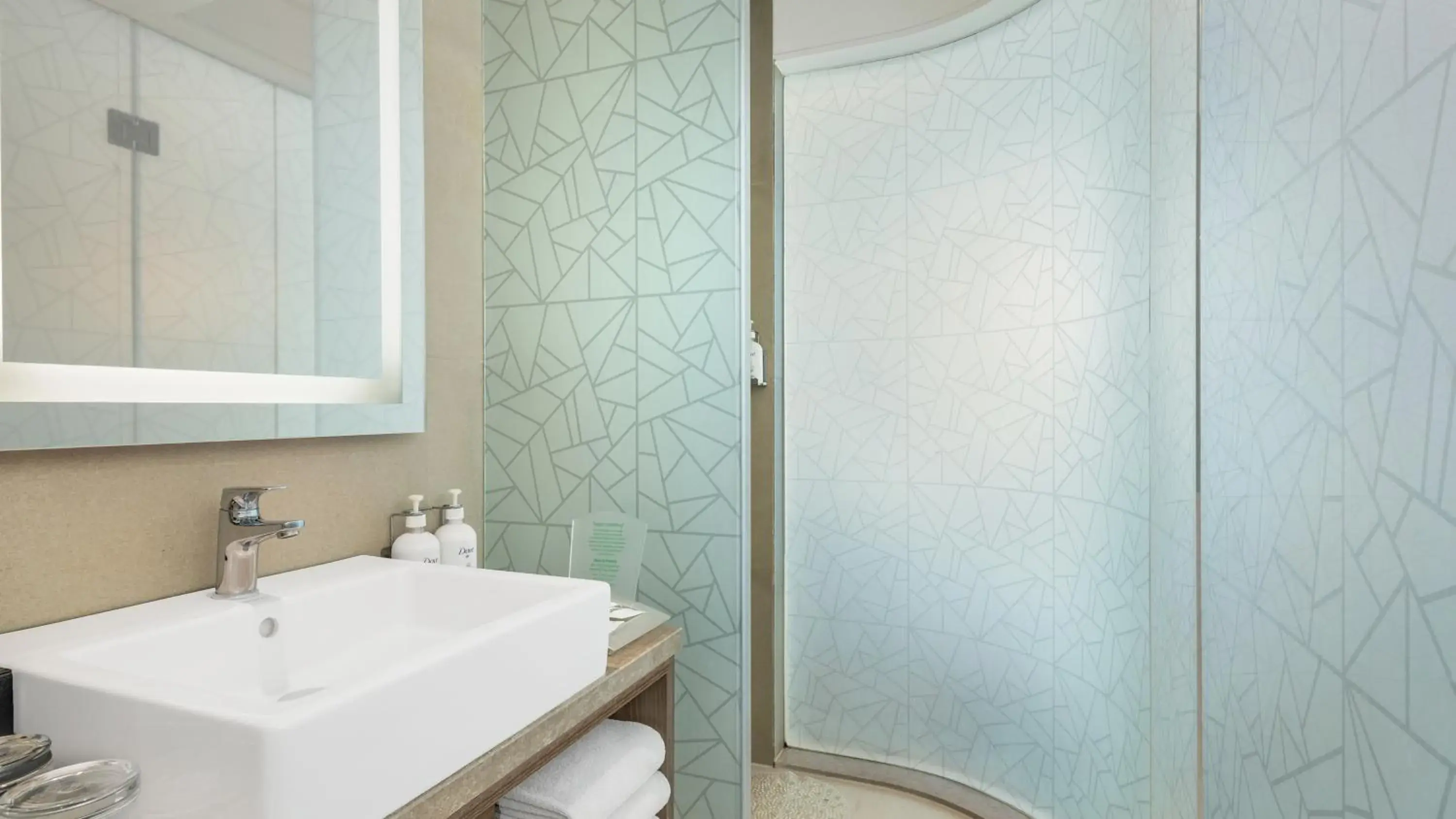 Premium Room in Holiday Inn Gurugram Sector 90 by IHG Premium Room in Holiday Inn Gurugram Sector 90 by IHG