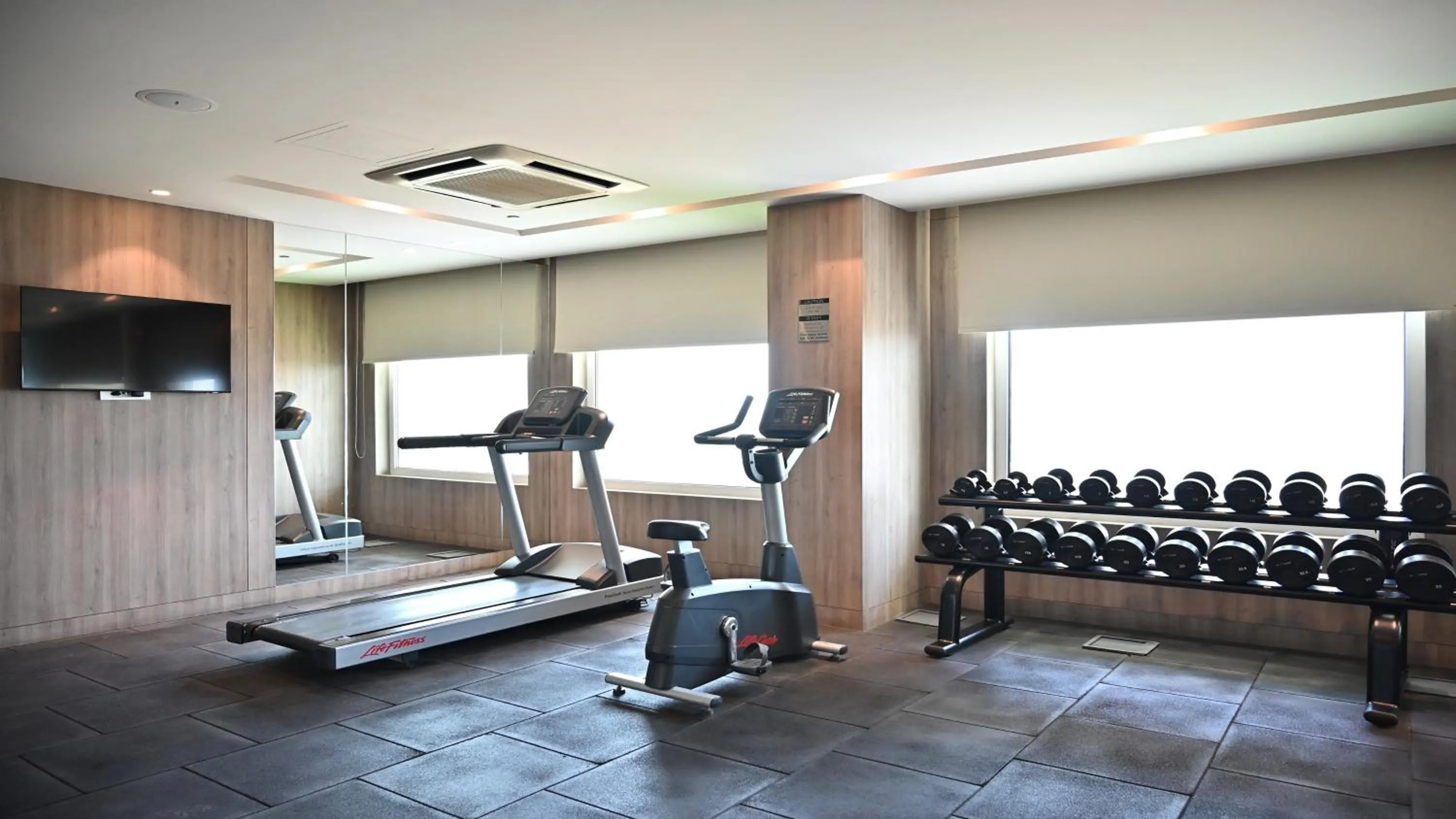Fitness centre/facilities in Holiday Inn Gurugram Sector 90 by IHG