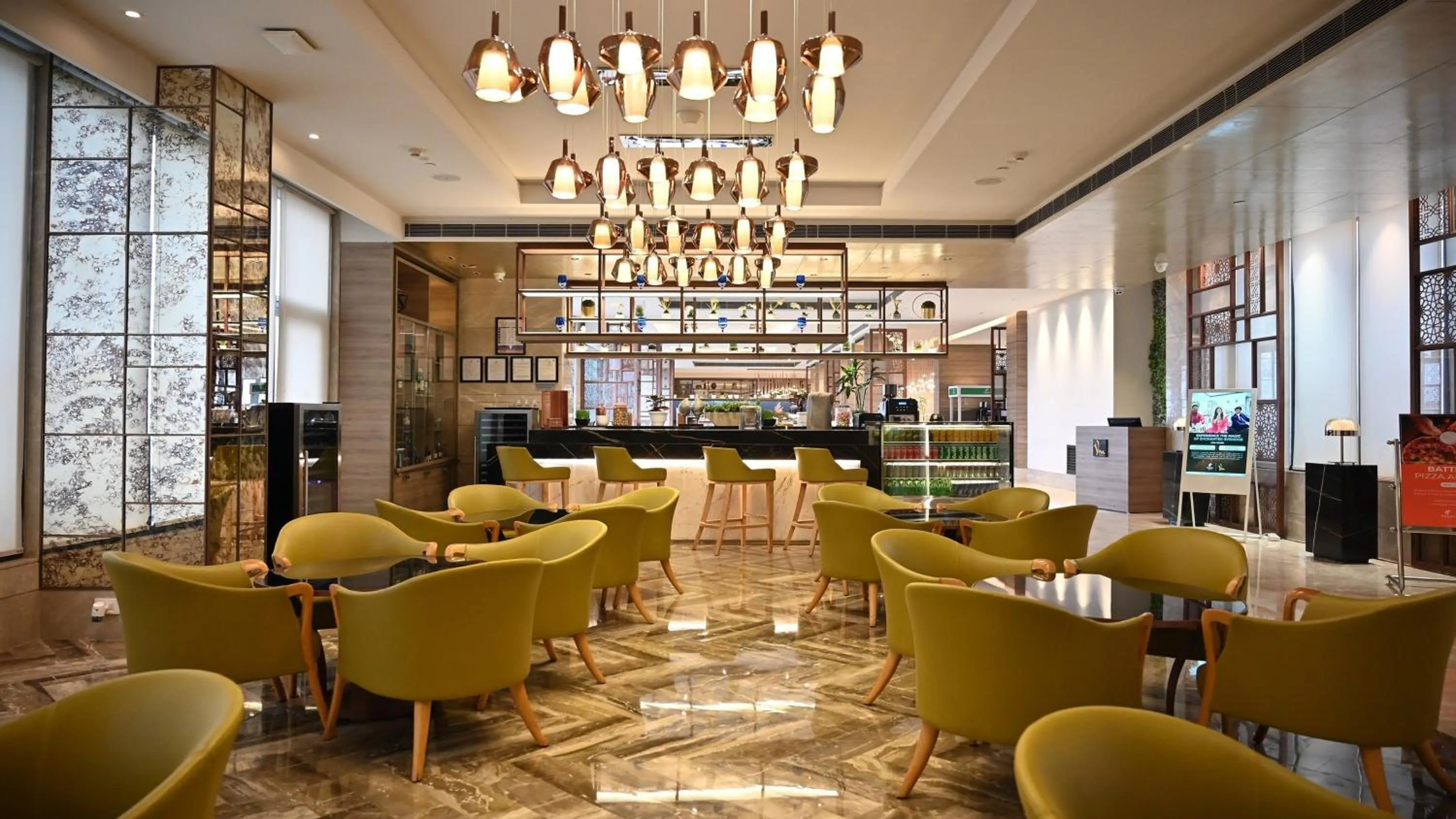 Lounge or bar in Holiday Inn Gurugram Sector 90 by IHG