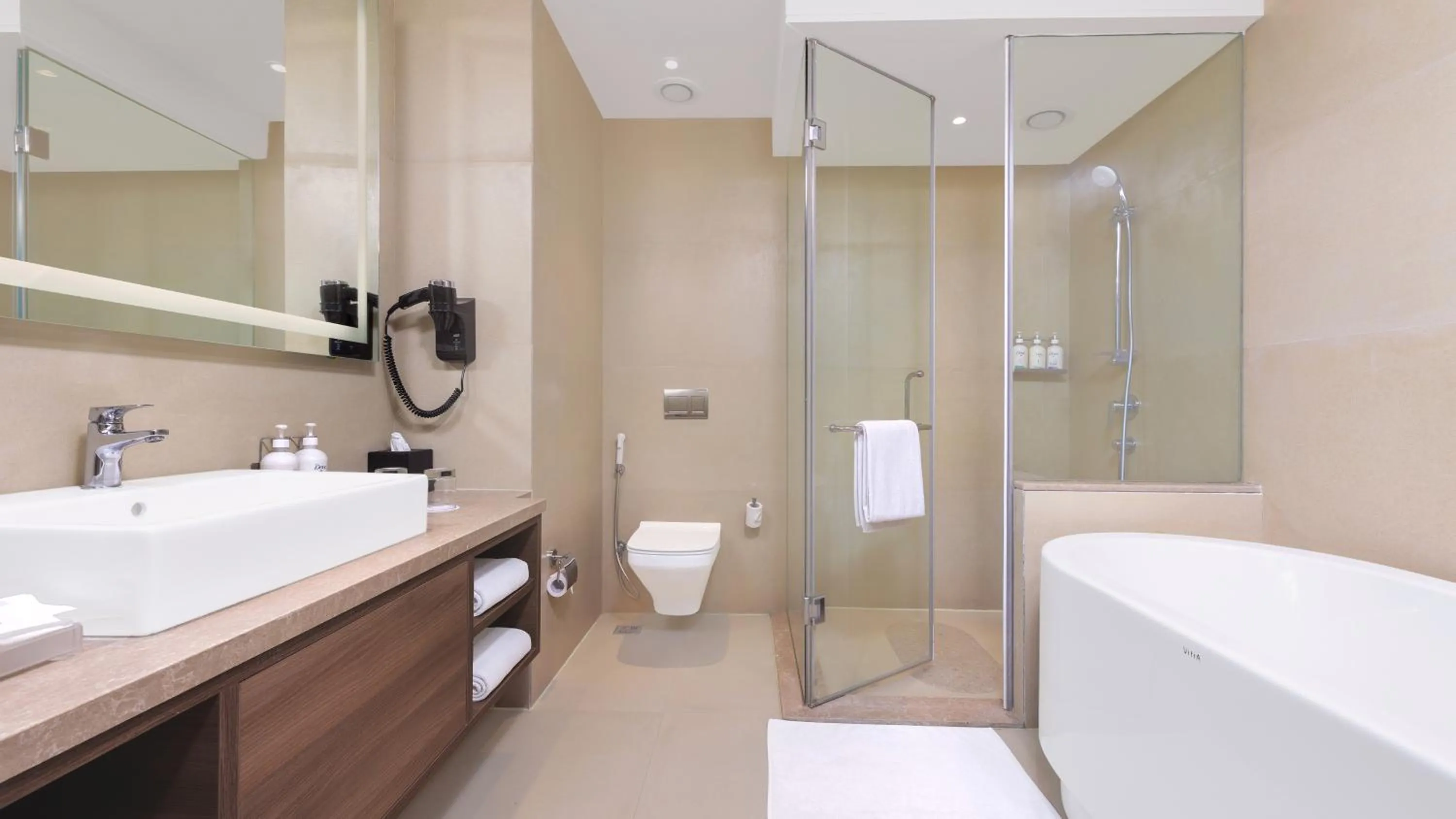 Shower in Holiday Inn Gurugram Sector 90 by IHG