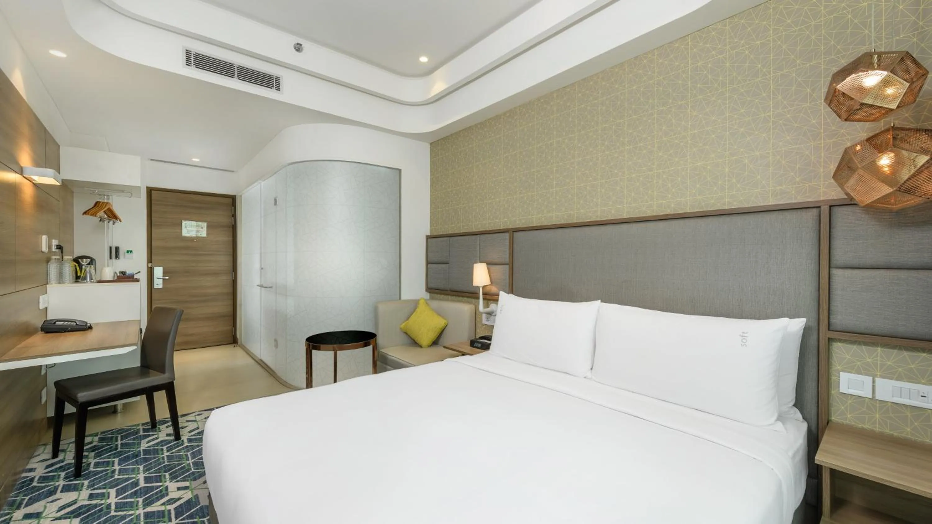 Photo of the whole room, Bed in Holiday Inn Gurugram Sector 90 by IHG