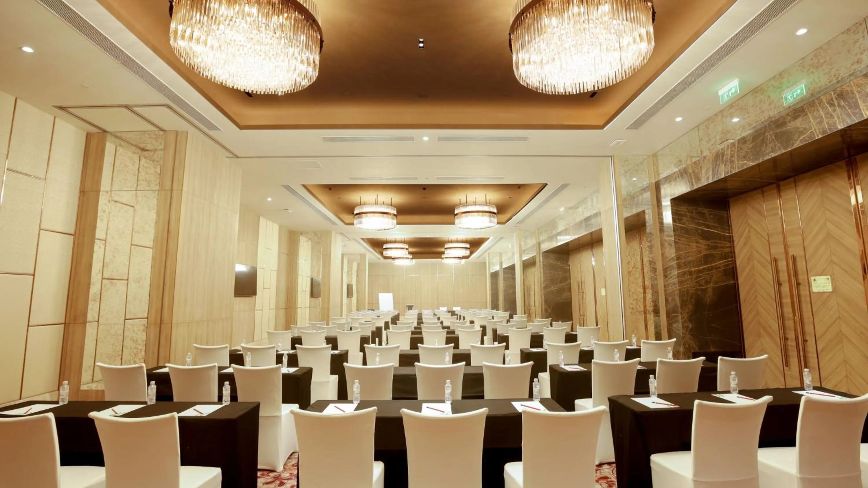 Banquet/Function facilities in Holiday Inn Gurugram Sector 90 by IHG
