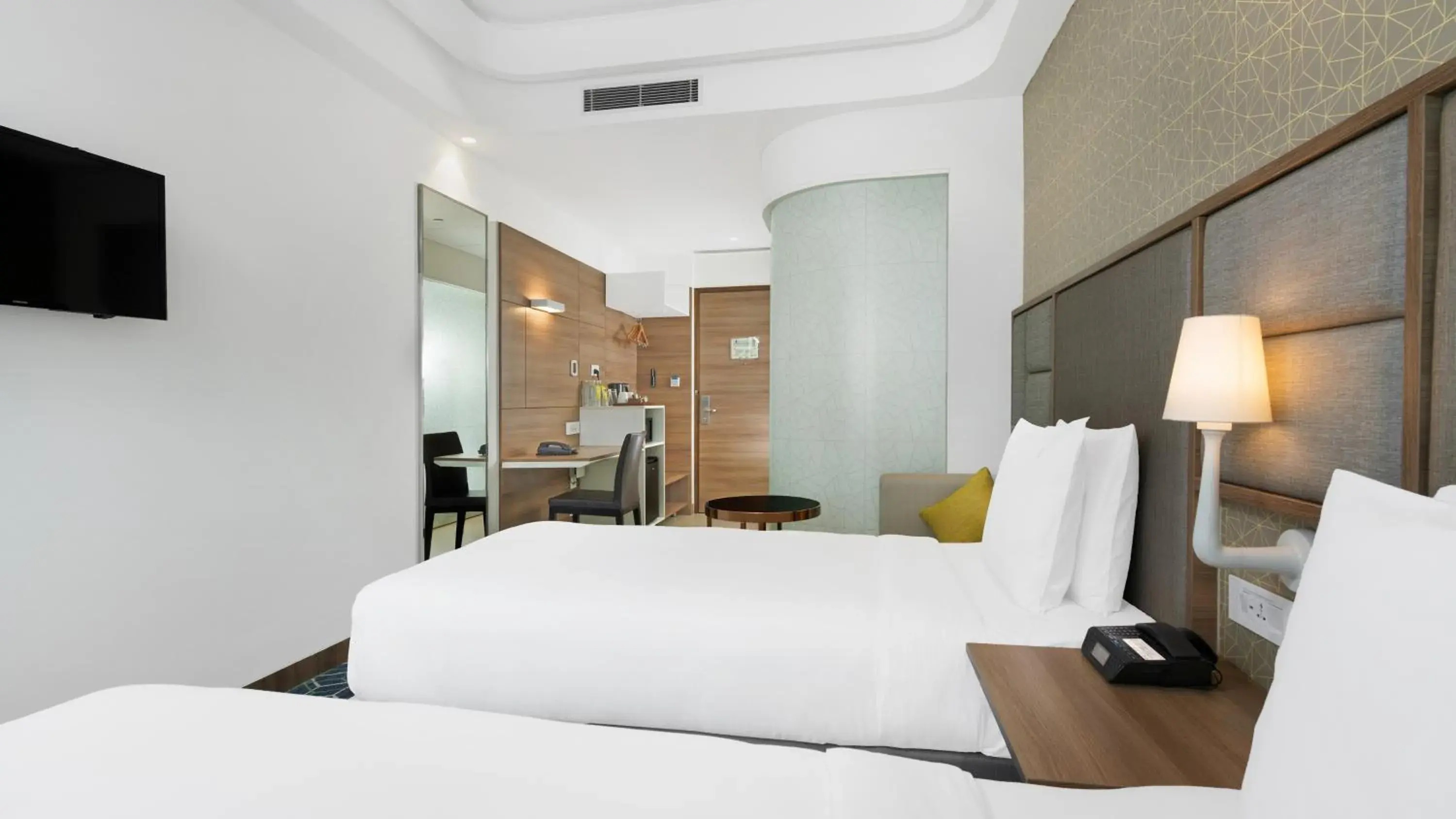 Standard Twin Room with City View - High Floor in Holiday Inn Gurugram Sector 90 by IHG Standard Twin Room with City View - High Floor in Holiday Inn Gurugram Sector 90 by IHG