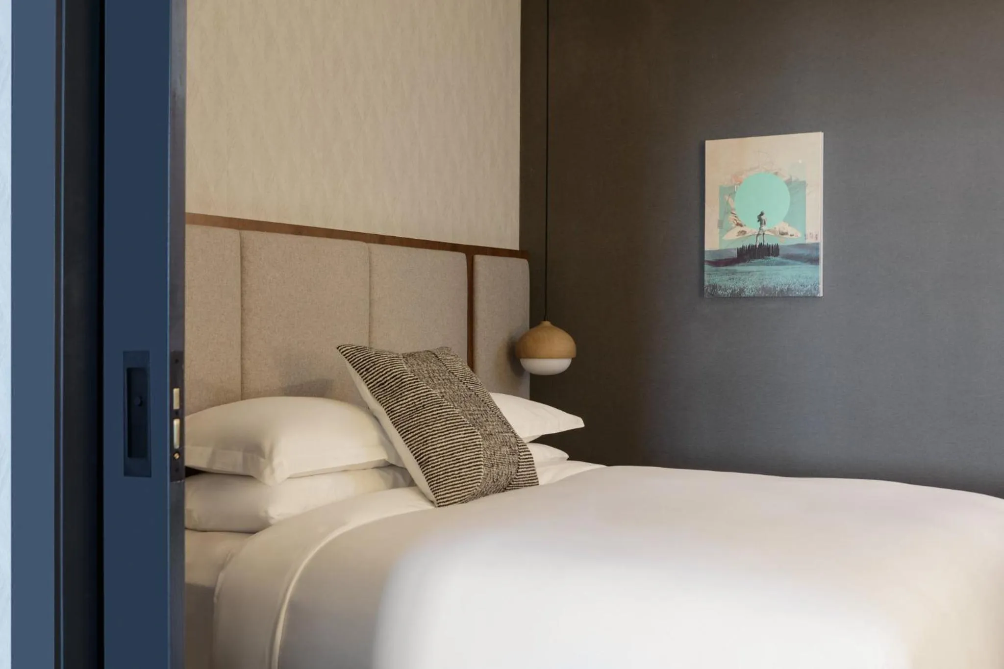 Photo of the whole room, Bed in Kimpton - Armory Hotel Bozeman by IHG