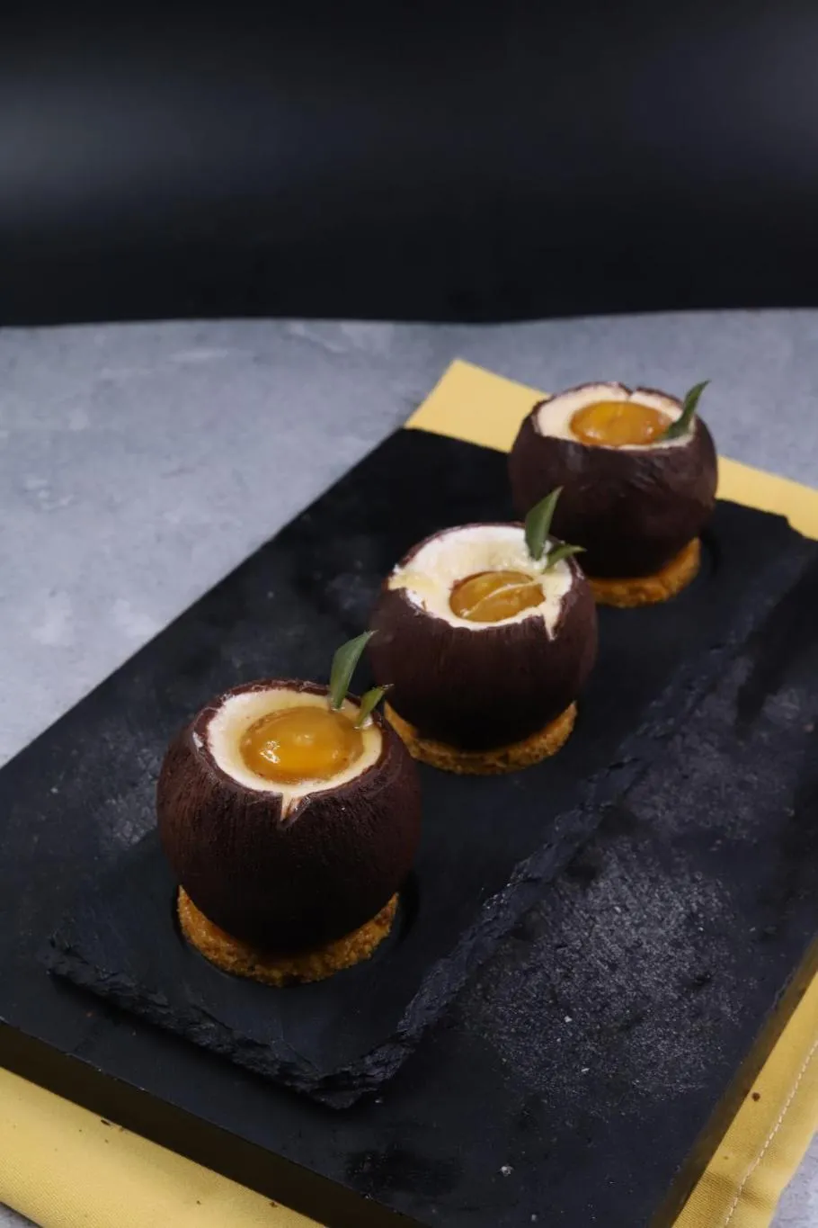 Restaurant/places to eat in Holiday Inn Dhaka City Centre by IHG