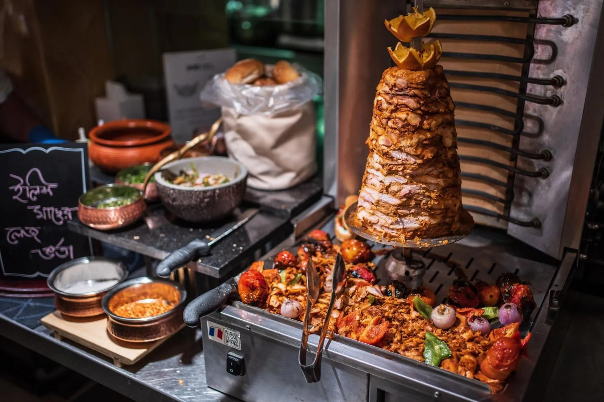 Restaurant/places to eat in Holiday Inn Dhaka City Centre by IHG