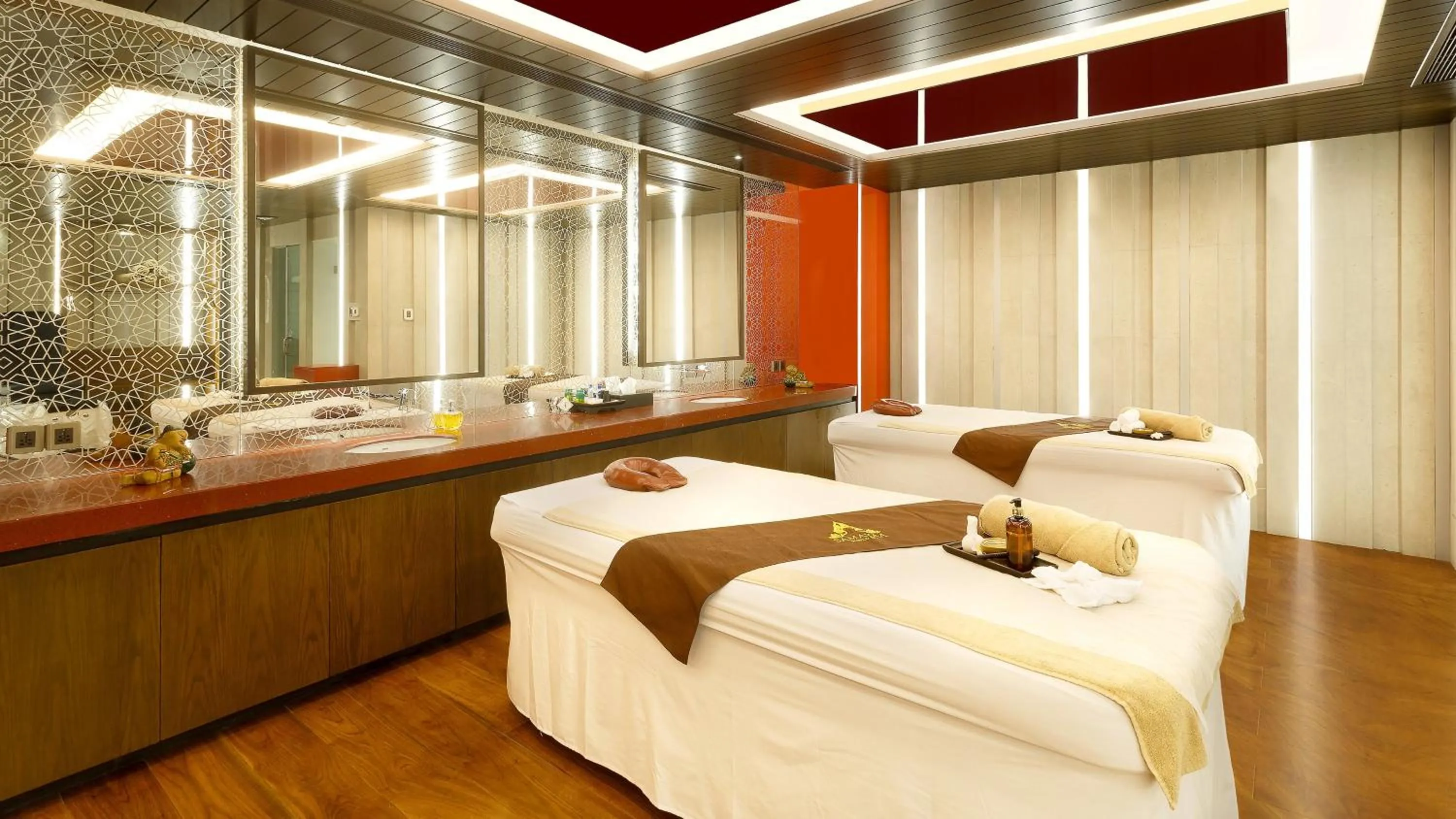 Spa and wellness centre/facilities in Holiday Inn Dhaka City Centre by IHG