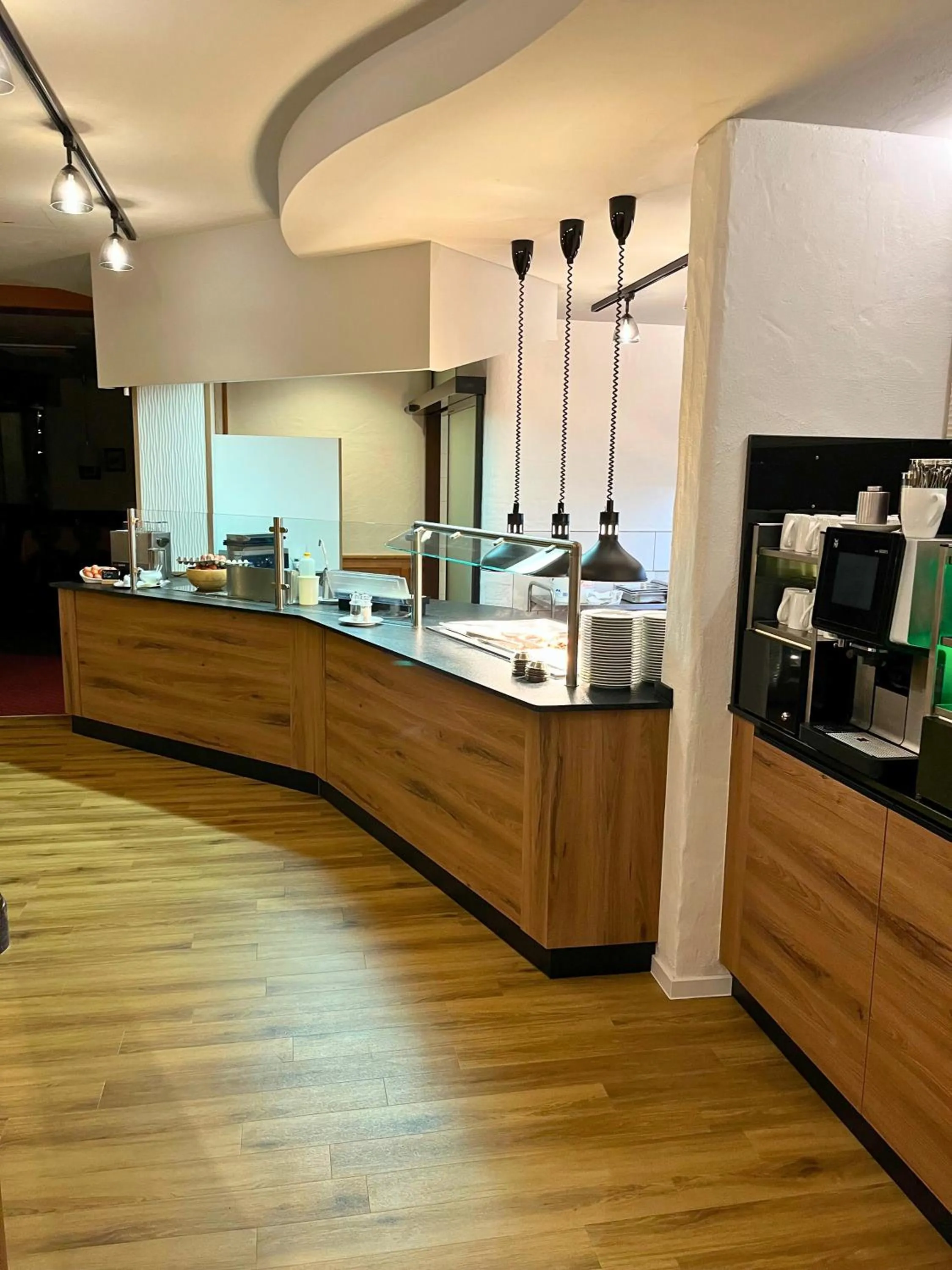 Restaurant/places to eat in AMBER HOTEL Bavaria Superior