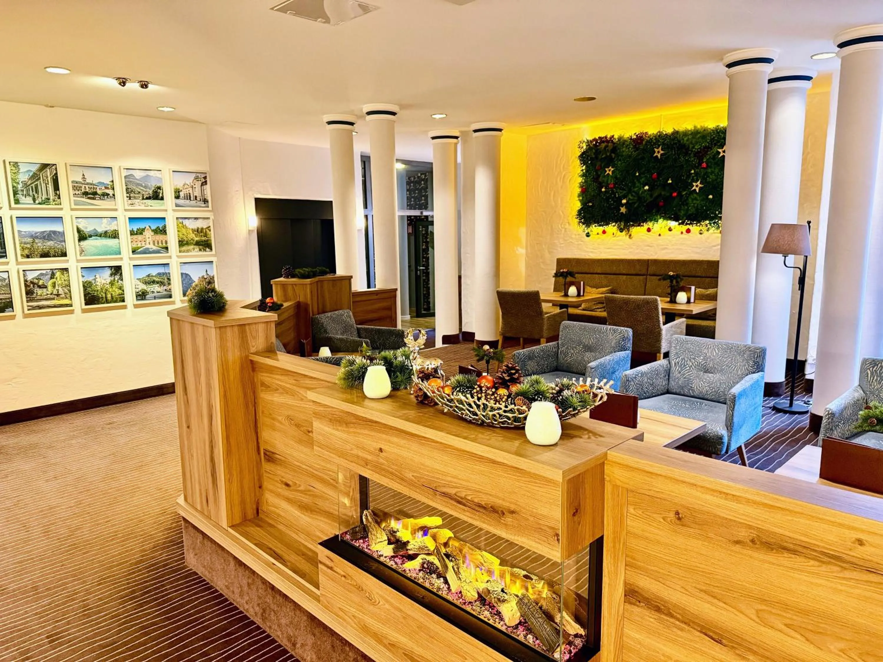 Lobby or reception in AMBER HOTEL Bavaria Superior