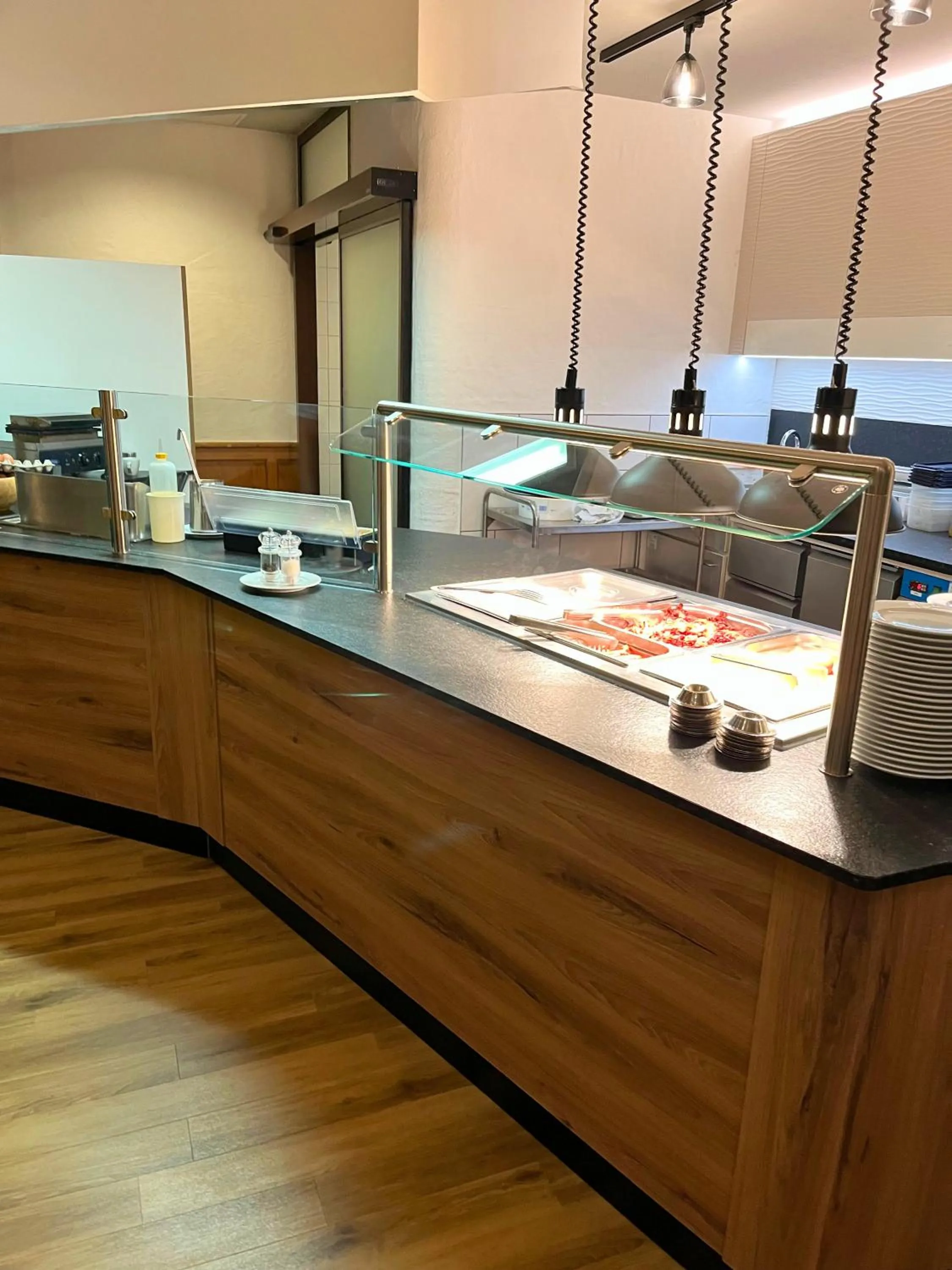 Restaurant/places to eat in AMBER HOTEL Bavaria Superior