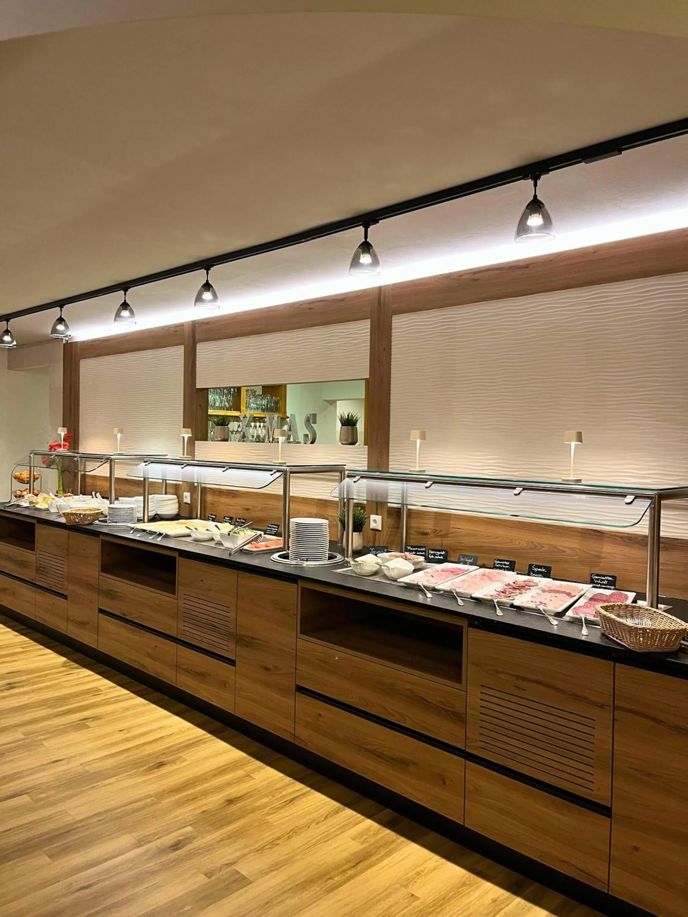 Restaurant/places to eat in AMBER HOTEL Bavaria Superior