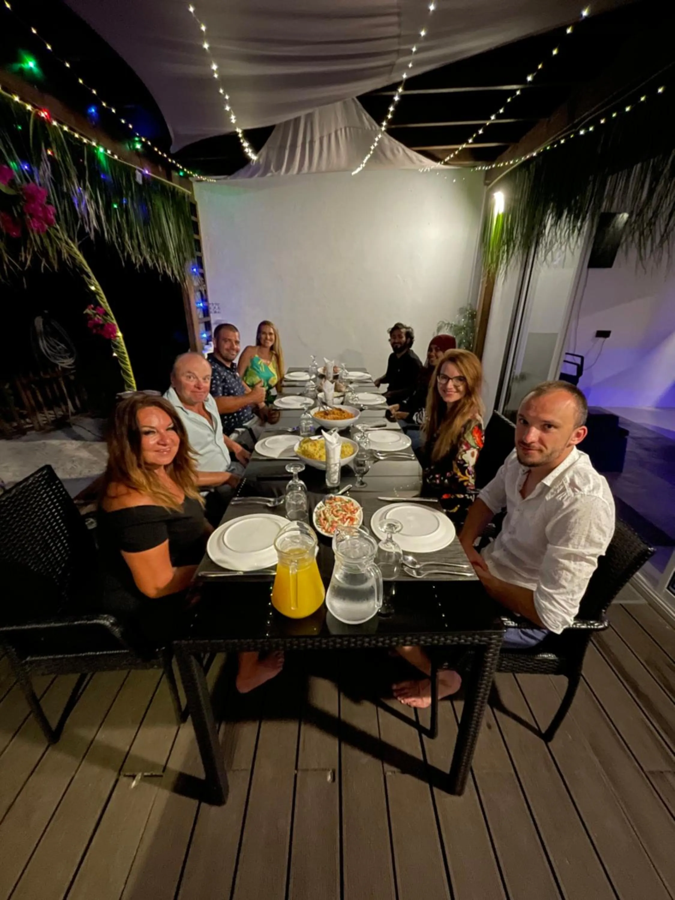 Restaurant/places to eat in Huvan Inn