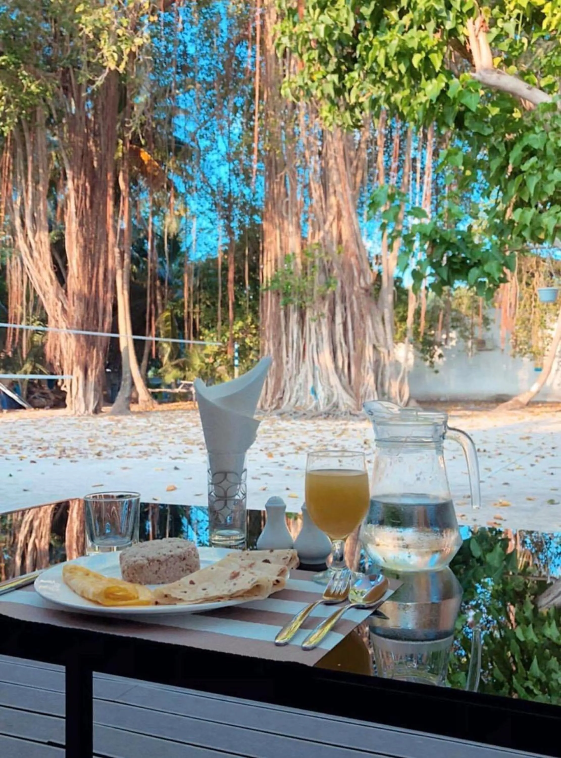 Restaurant/places to eat in Huvan Inn