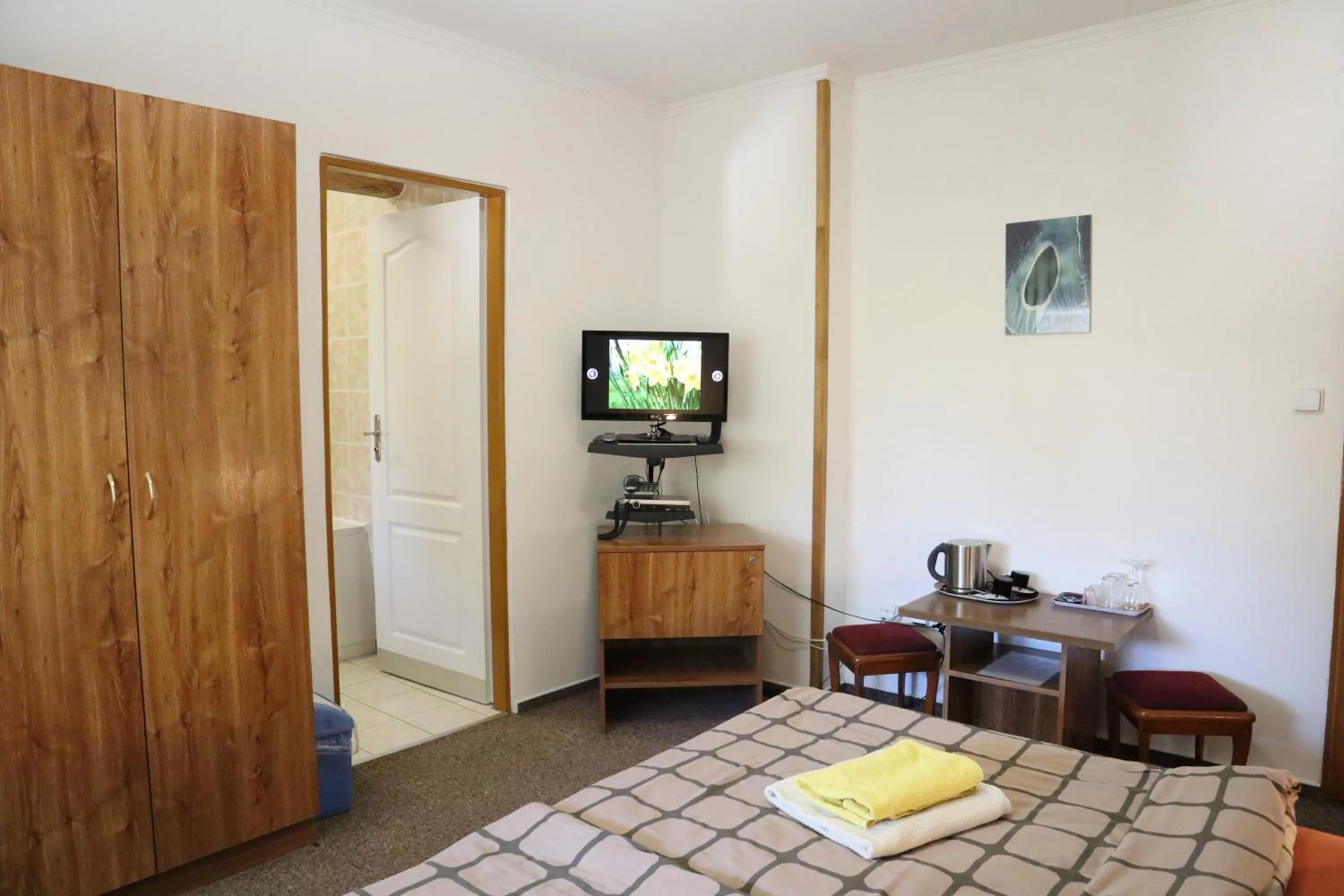 TV and multimedia, Bed in Hotel 66