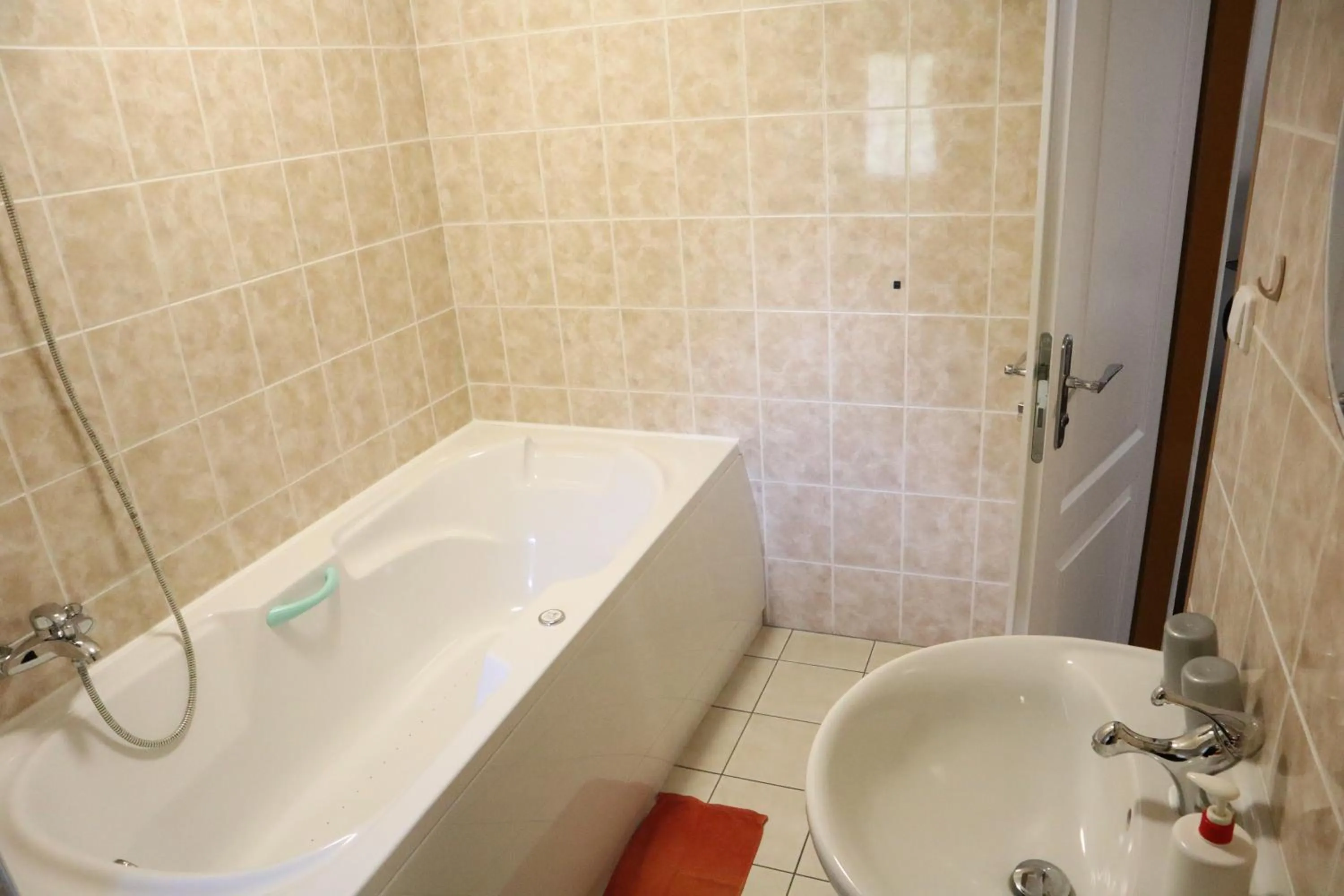 Bathroom in Hotel 66