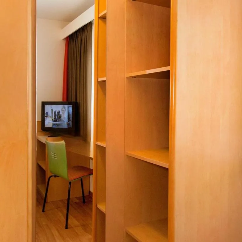 wardrobe in Saar City Hotel Superior