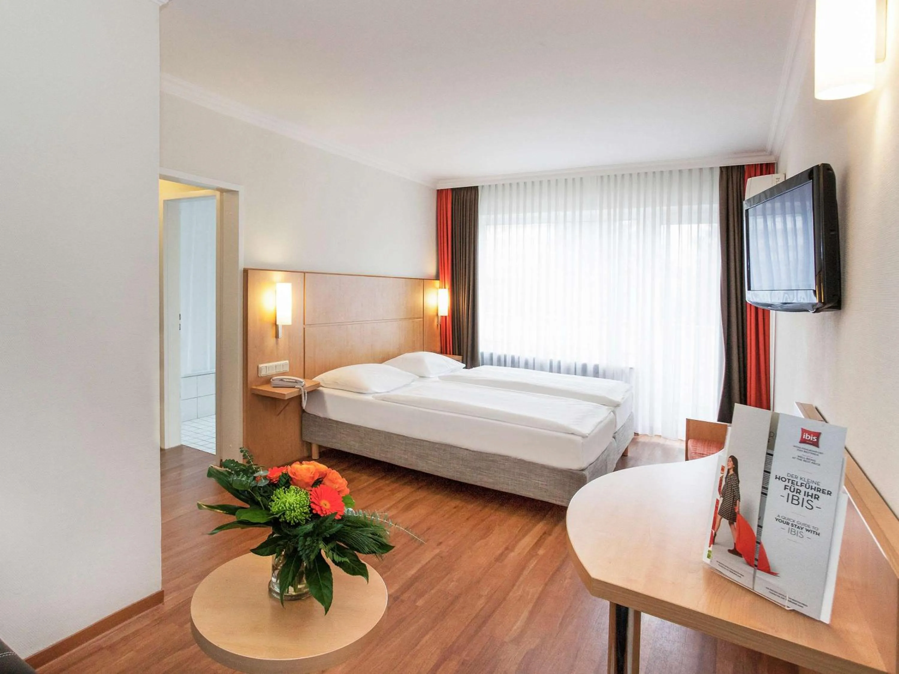 Superior Double Room in ibis Saarbrücken City