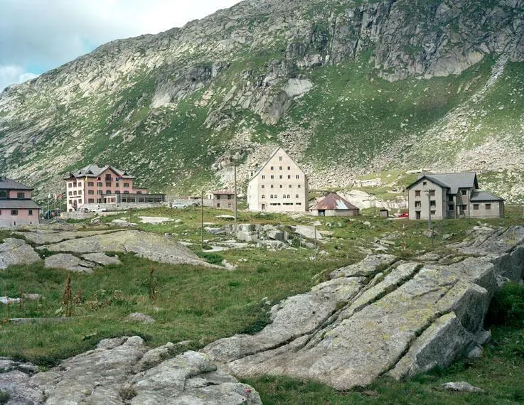 Property building in Ospizio San Gottardo