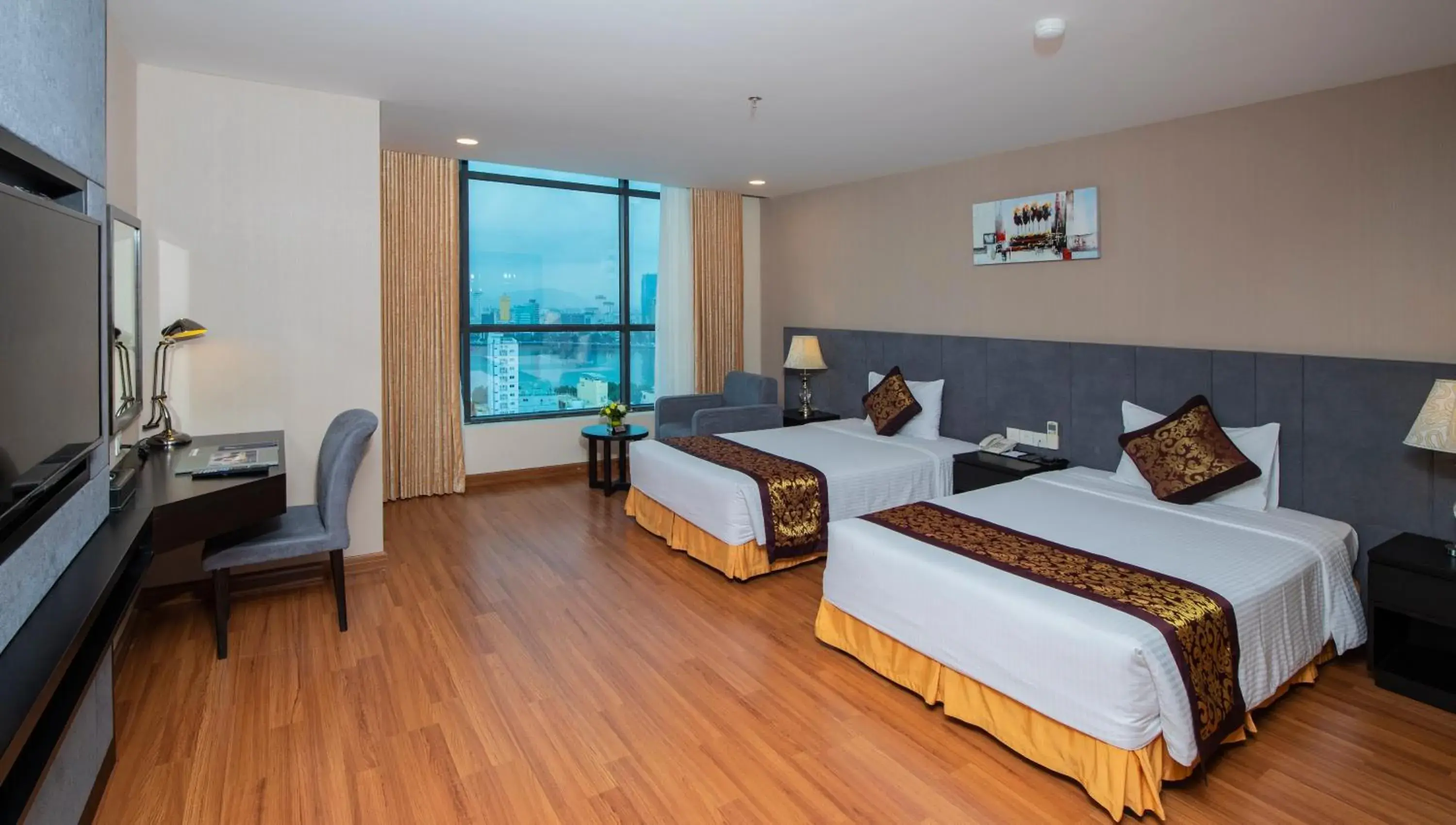 Deluxe Twin Room with Bathtub and City View in Muong Thanh Grand Da Nang Hotel Deluxe Twin Room with Bathtub and City View in Muong Thanh Grand Da Nang Hotel