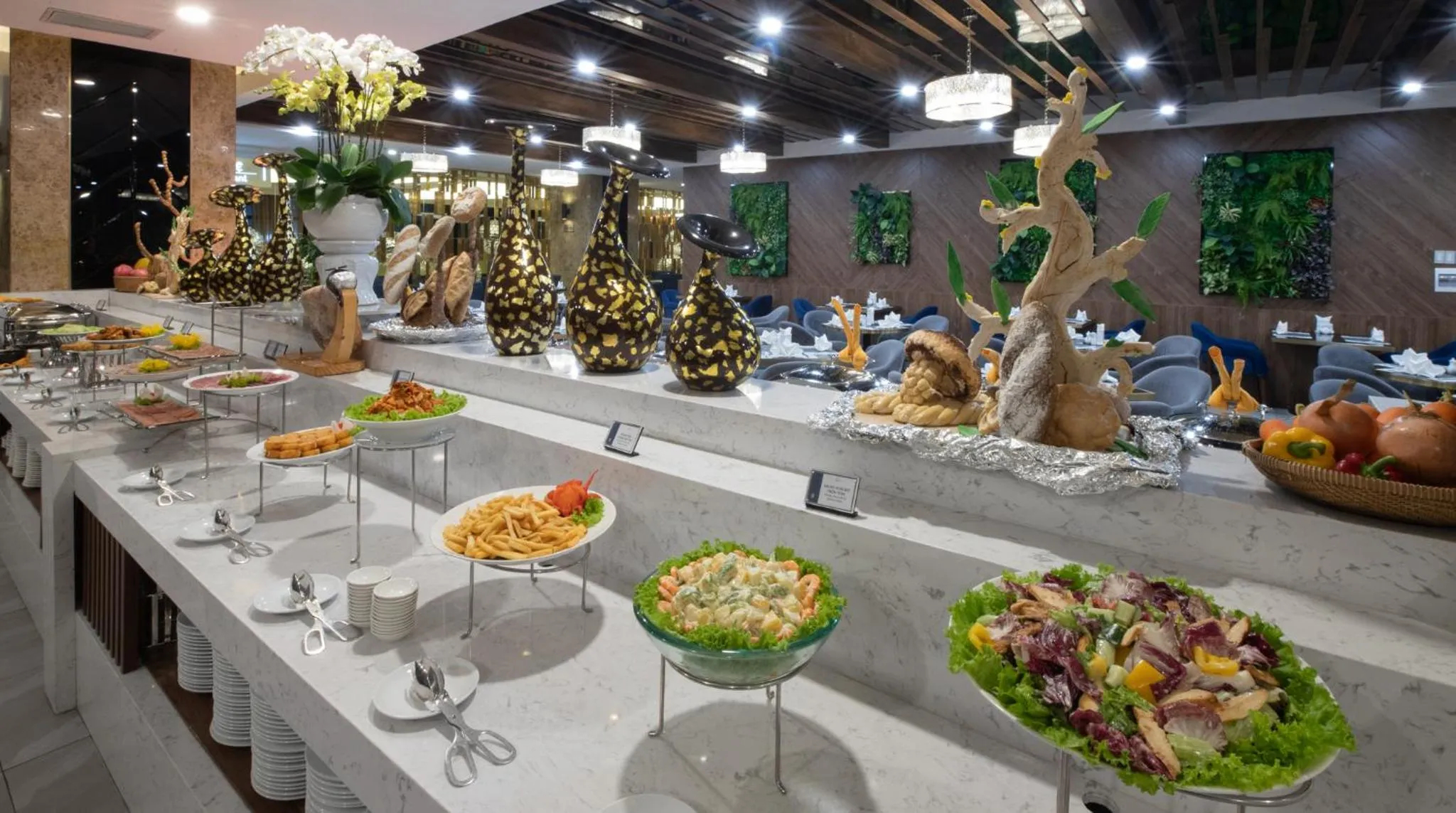Food and drinks in Muong Thanh Grand Da Nang Hotel