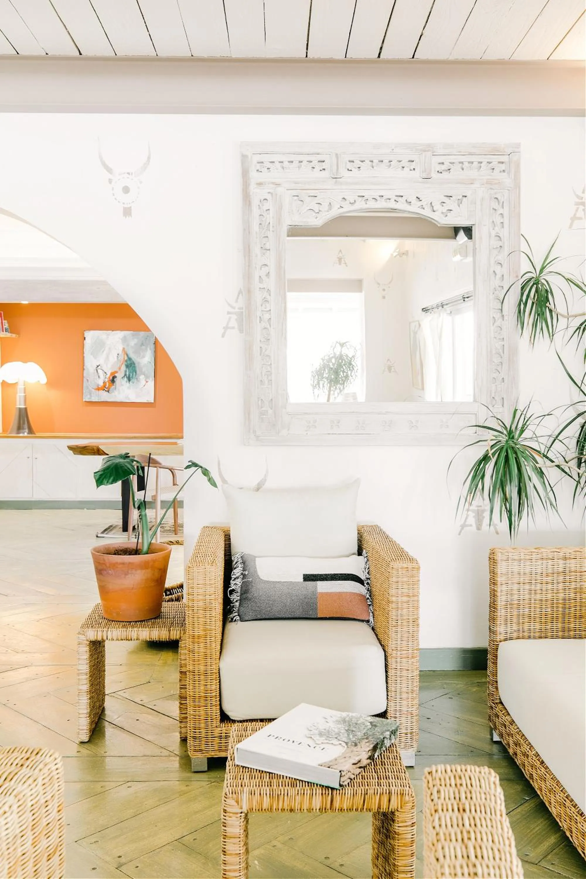 Seating area in Hôtel Restaurant Les Arnelles