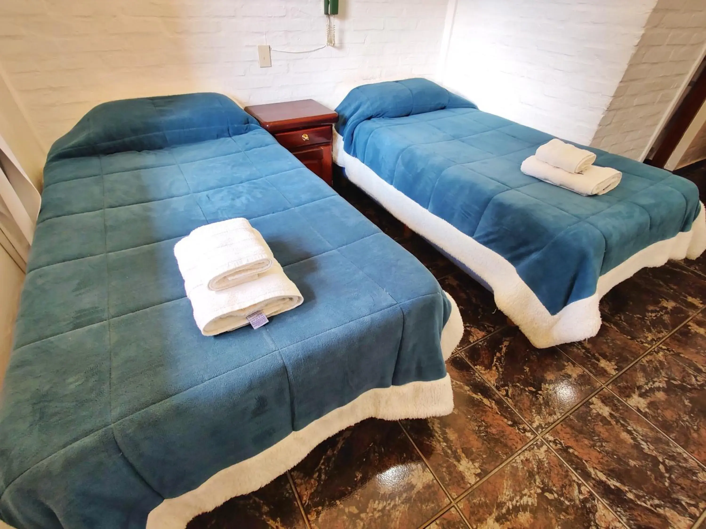 Twin Room - single occupancy in Hosteria Los Cuartos Twin Room - single occupancy in Hosteria Los Cuartos