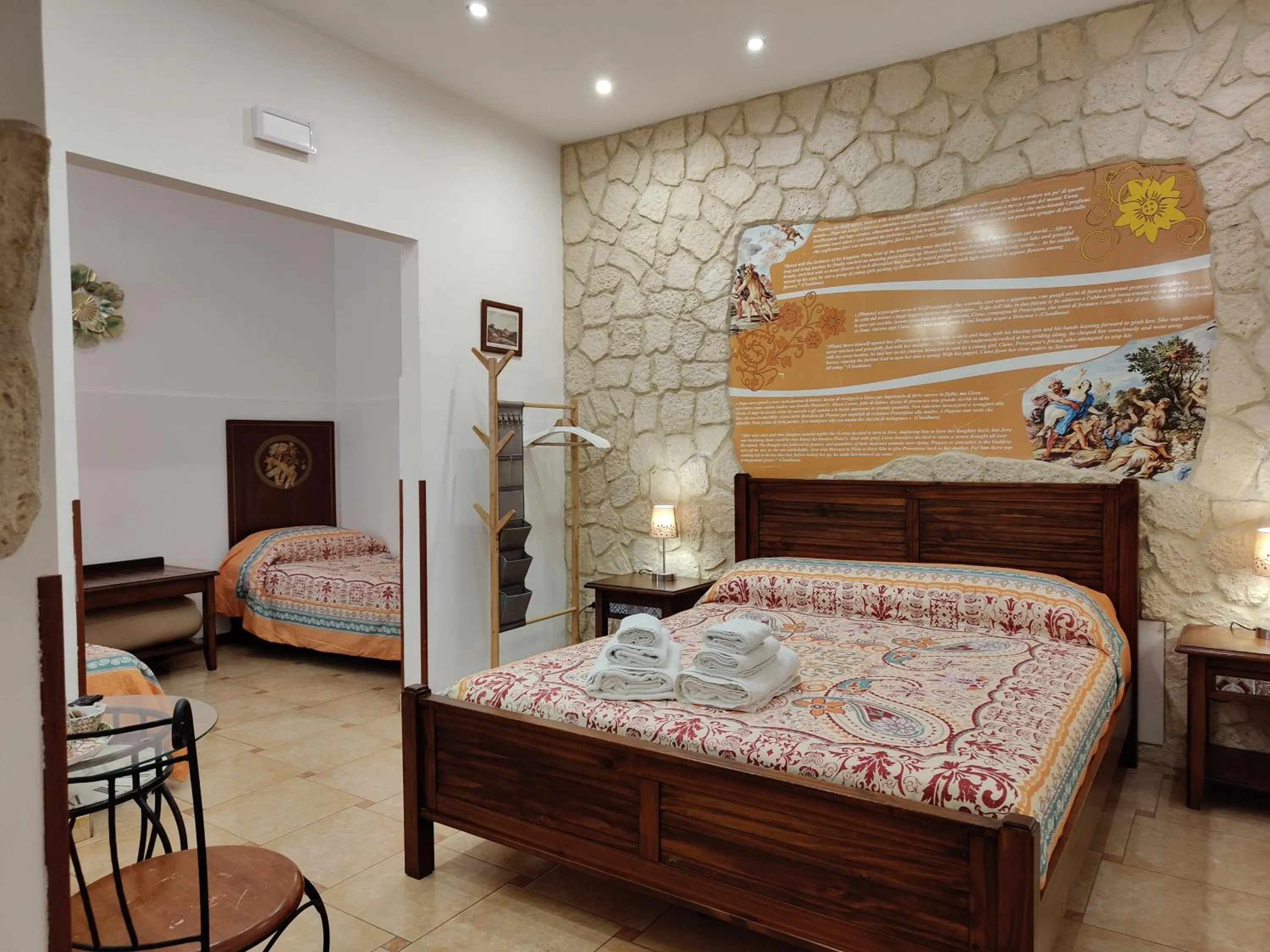 Photo of the whole room, Bed in Proserpina