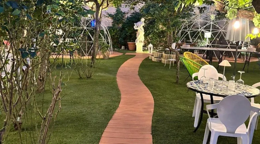 Restaurant/places to eat in Proserpina