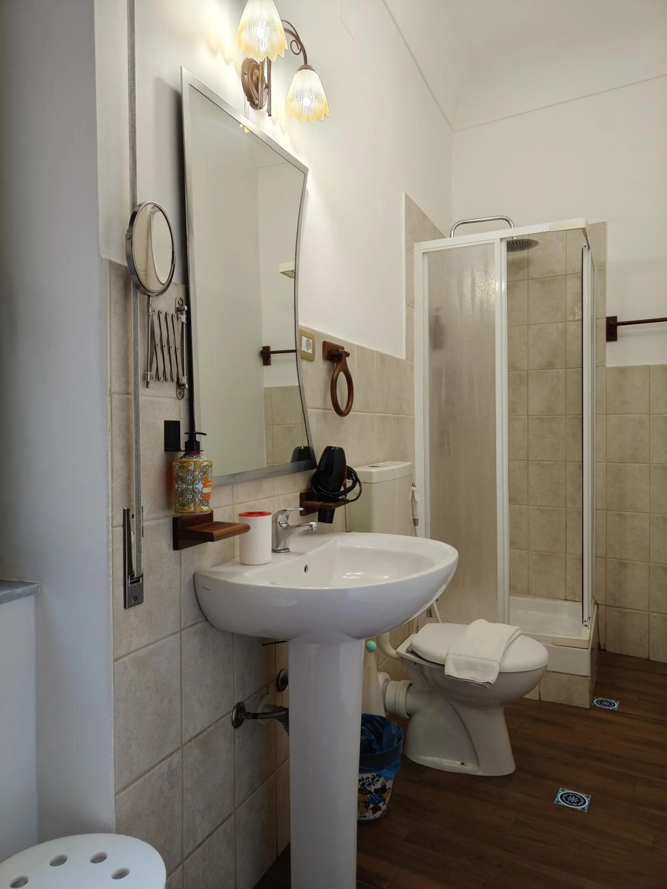 Bathroom in Proserpina