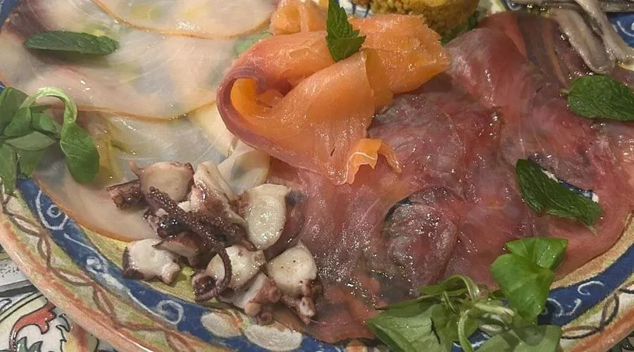 Restaurant/places to eat in Proserpina