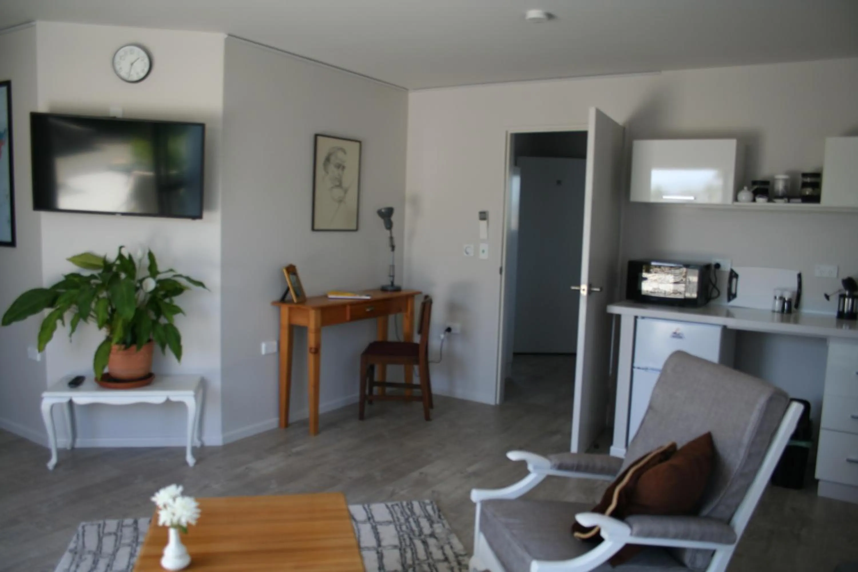 AHAVA Bed & Breakfast