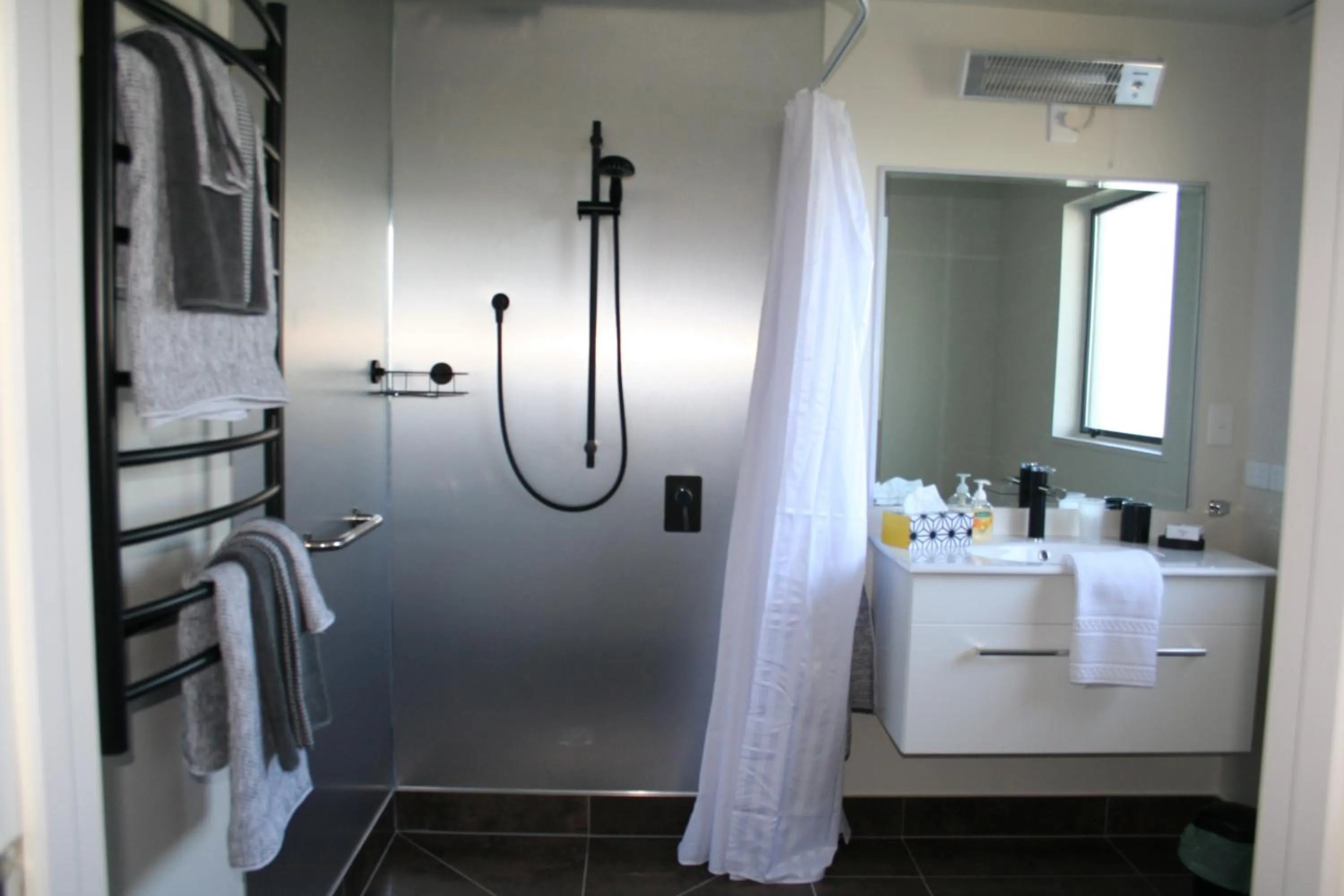 AHAVA Bed & Breakfast