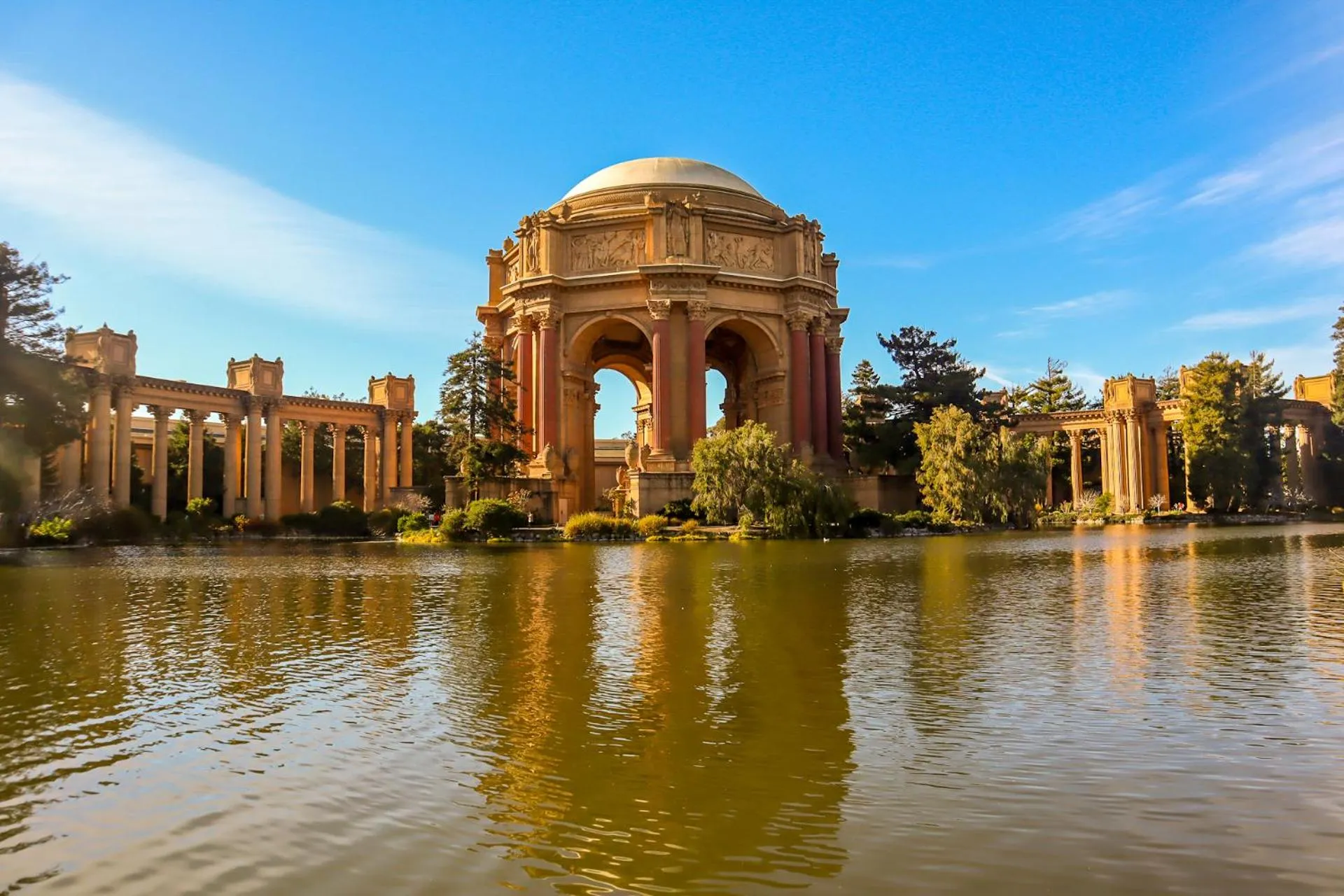 Nearby landmark in ITH San Francisco Pacific Tradewinds Backpacker Hostel