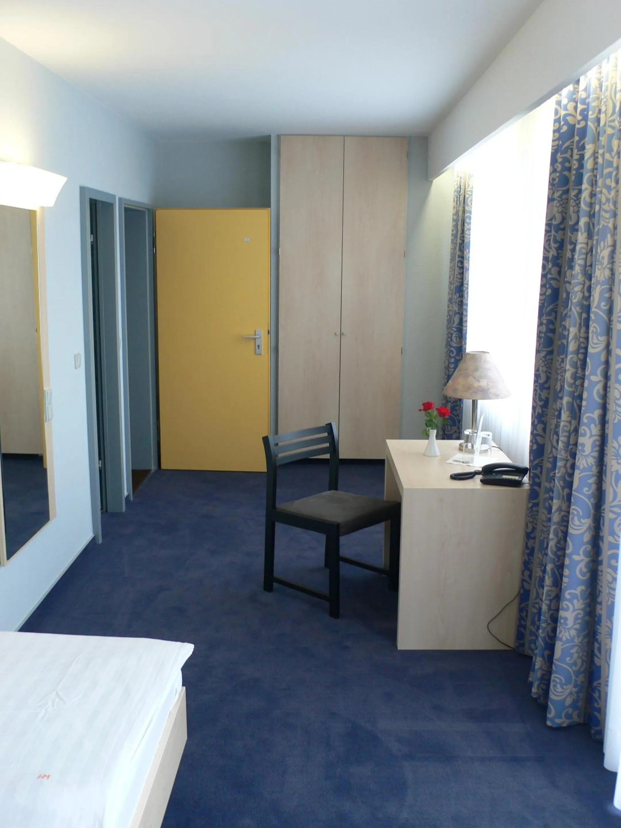 Decorative detail, Bed in Hotel Meran Hallenbad & Sauna