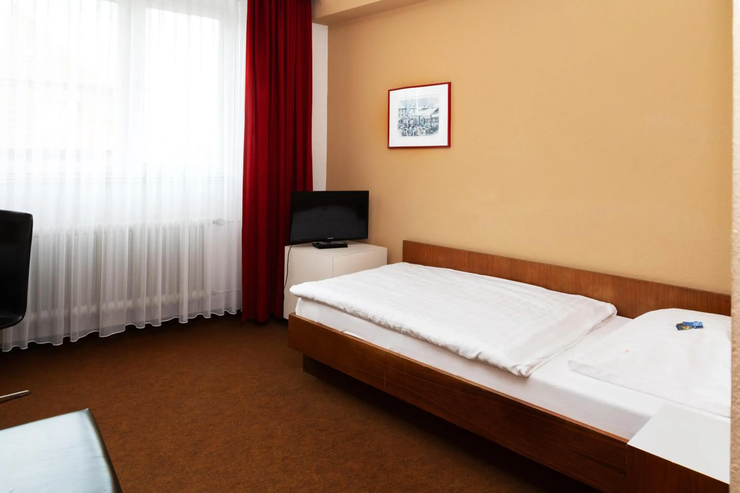 Single Room in Hotel Meran Hallenbad & Sauna Single Room in Hotel Meran Hallenbad & Sauna