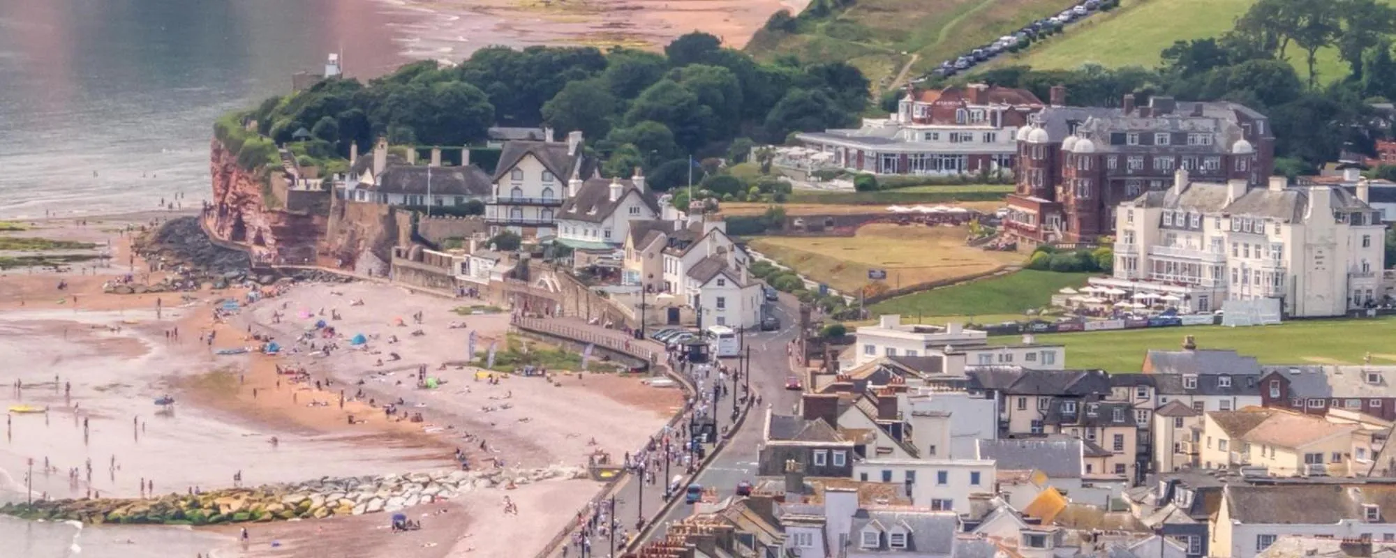 Area and facilities in Royal Glen Hotel