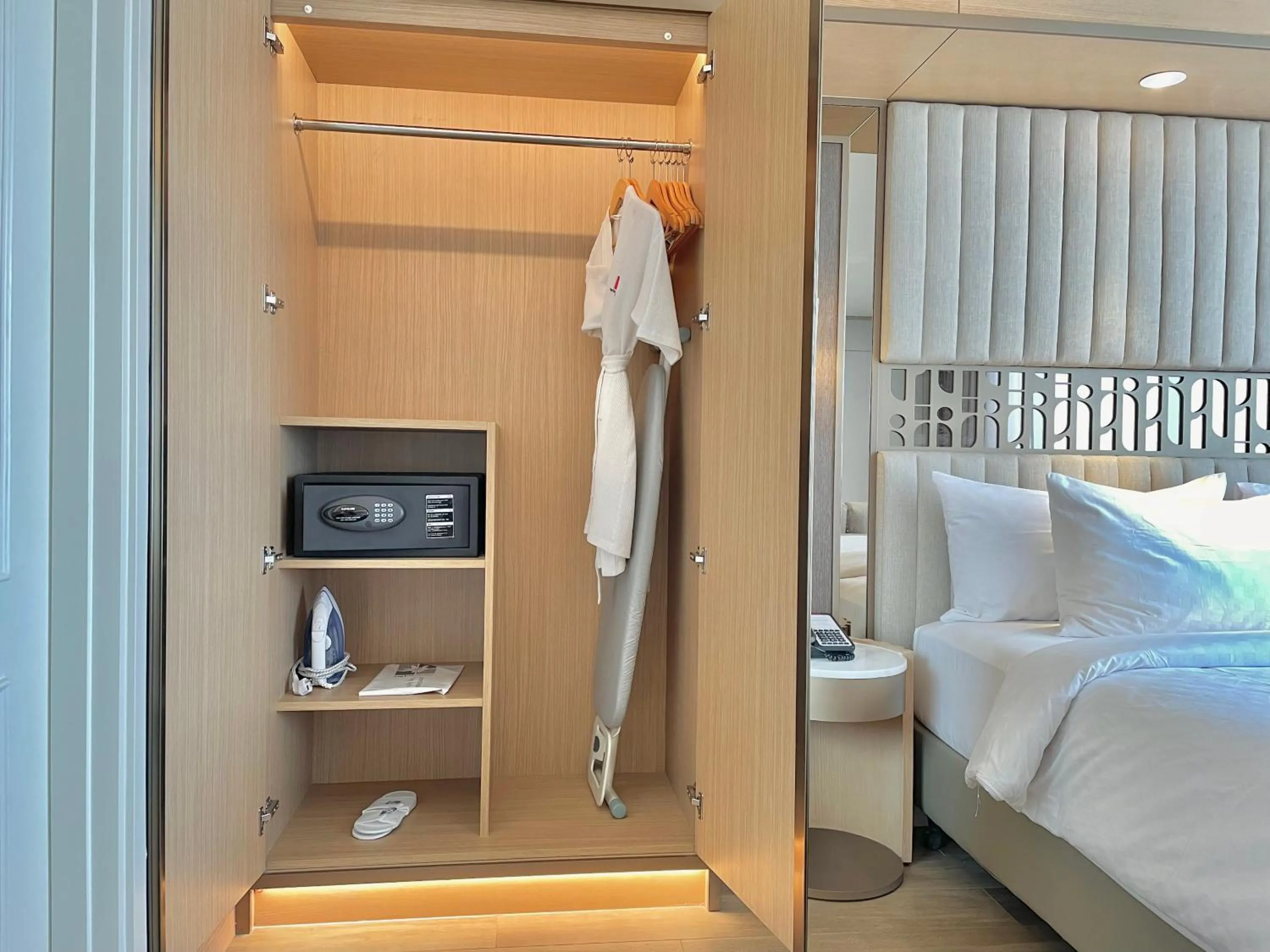 Other, Bed in Swiss-Belhotel Solo