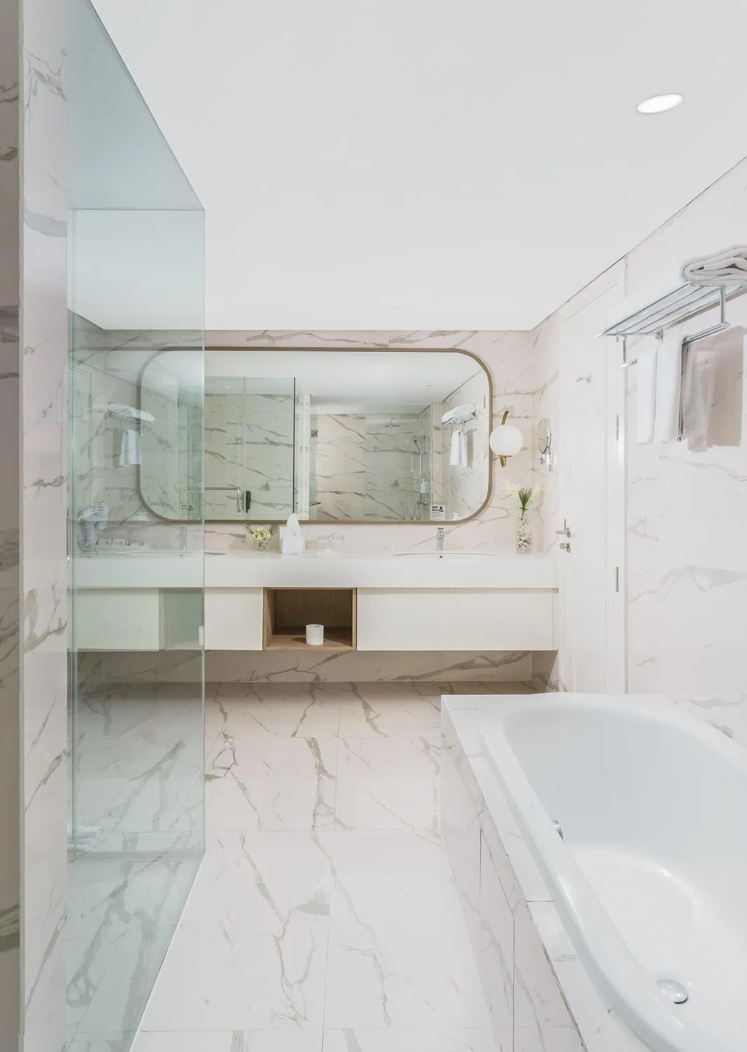 Bathroom in Swiss-Belhotel Solo