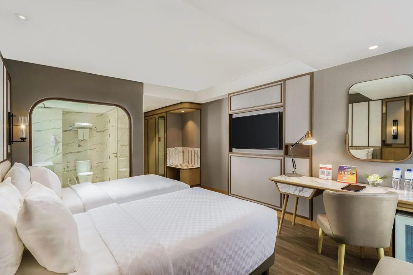 Coffee/tea facilities, Bed in Swiss-Belhotel Solo