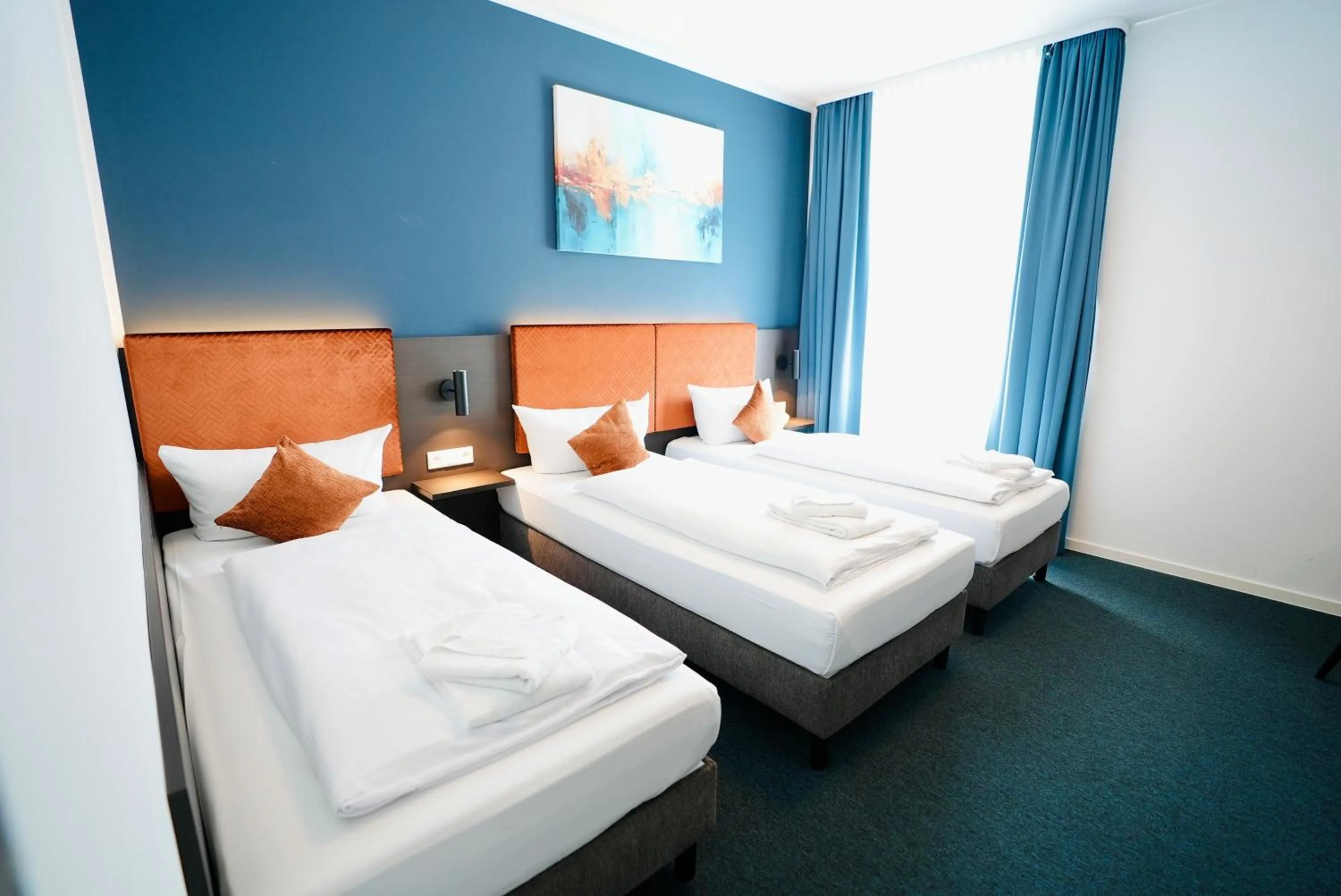 Bed in Arthotel Ambassador Wiesbaden - FREE PARKING