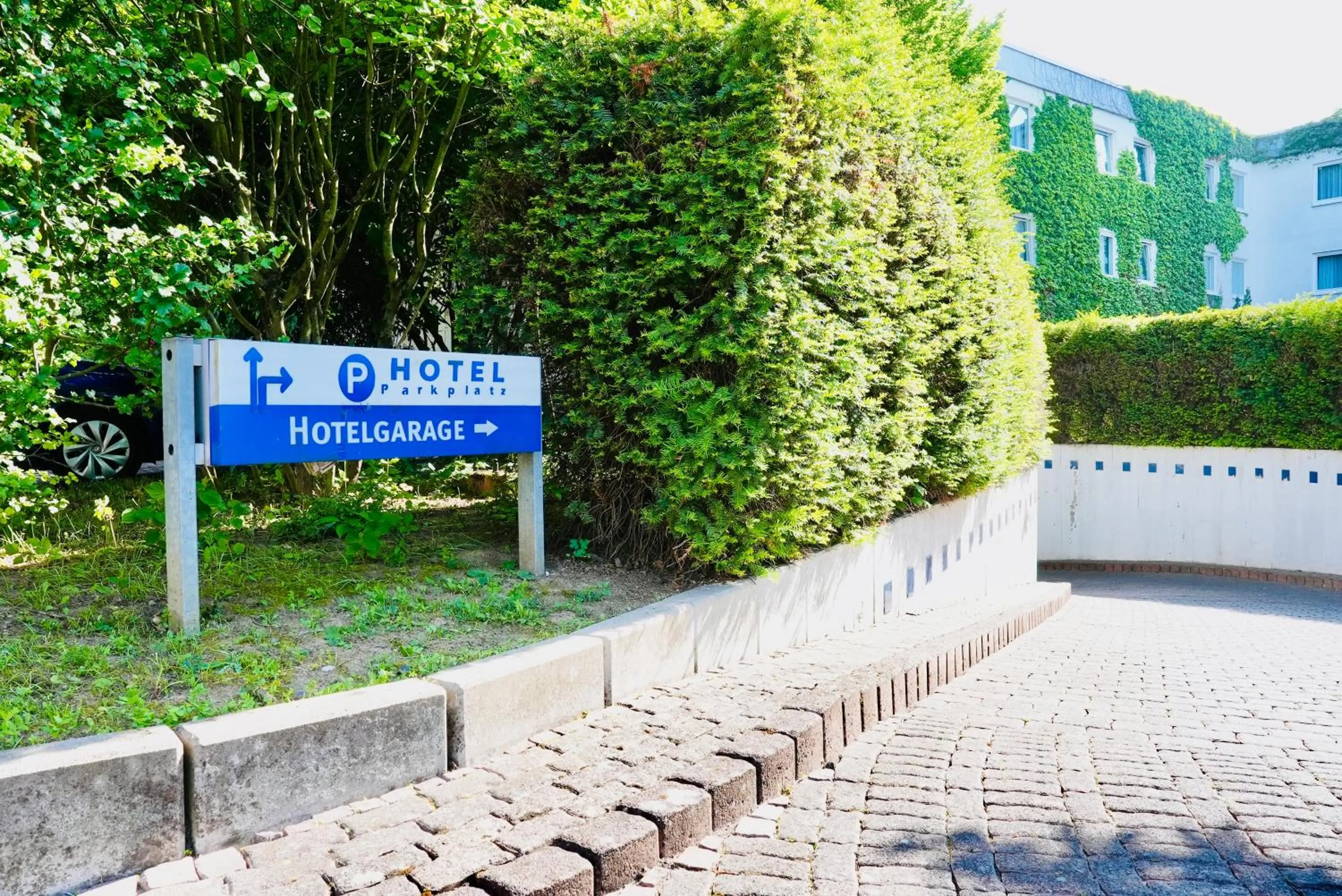 Arthotel Ambassador Wiesbaden - FREE PARKING