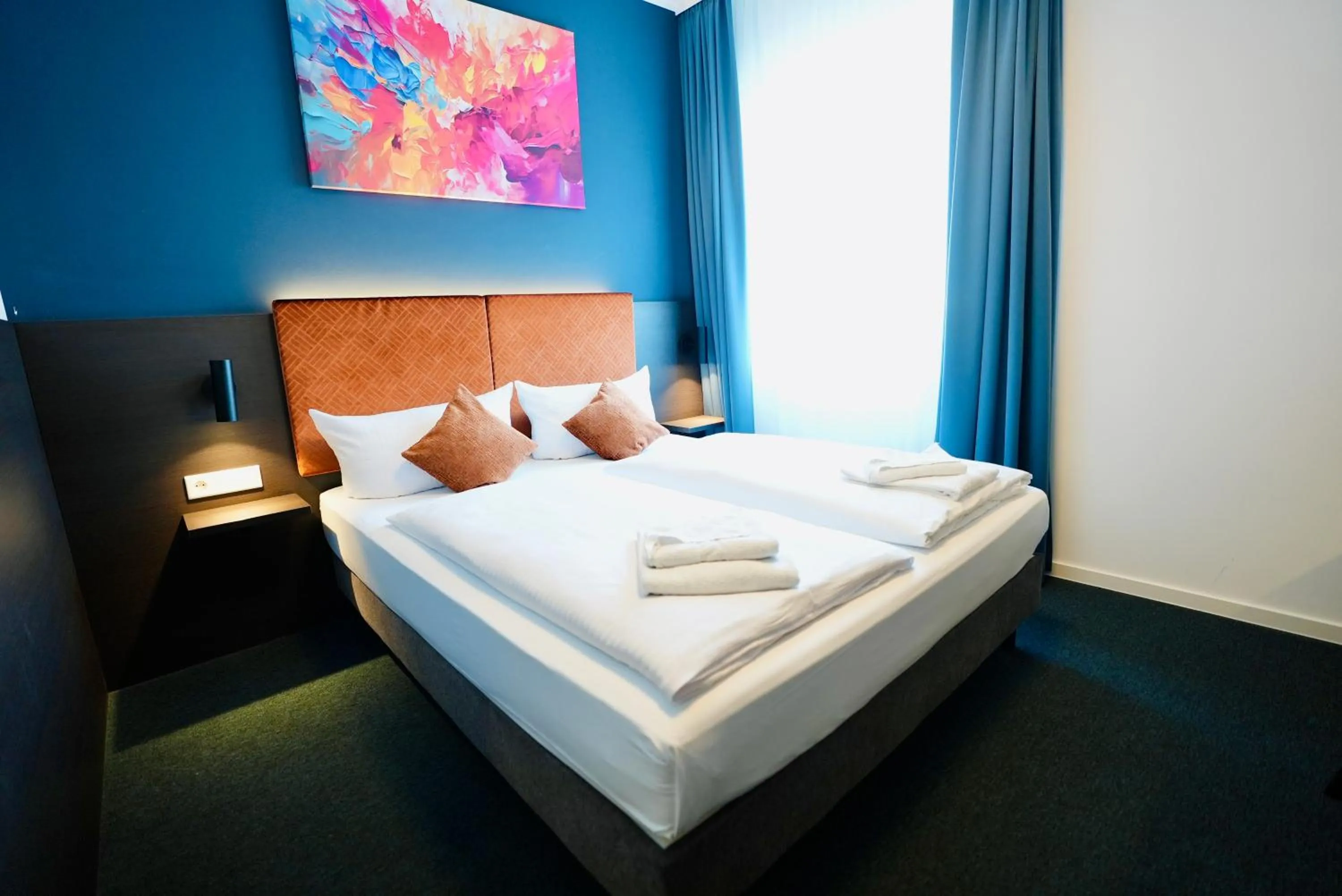 Bed in Arthotel Ambassador Wiesbaden - FREE PARKING