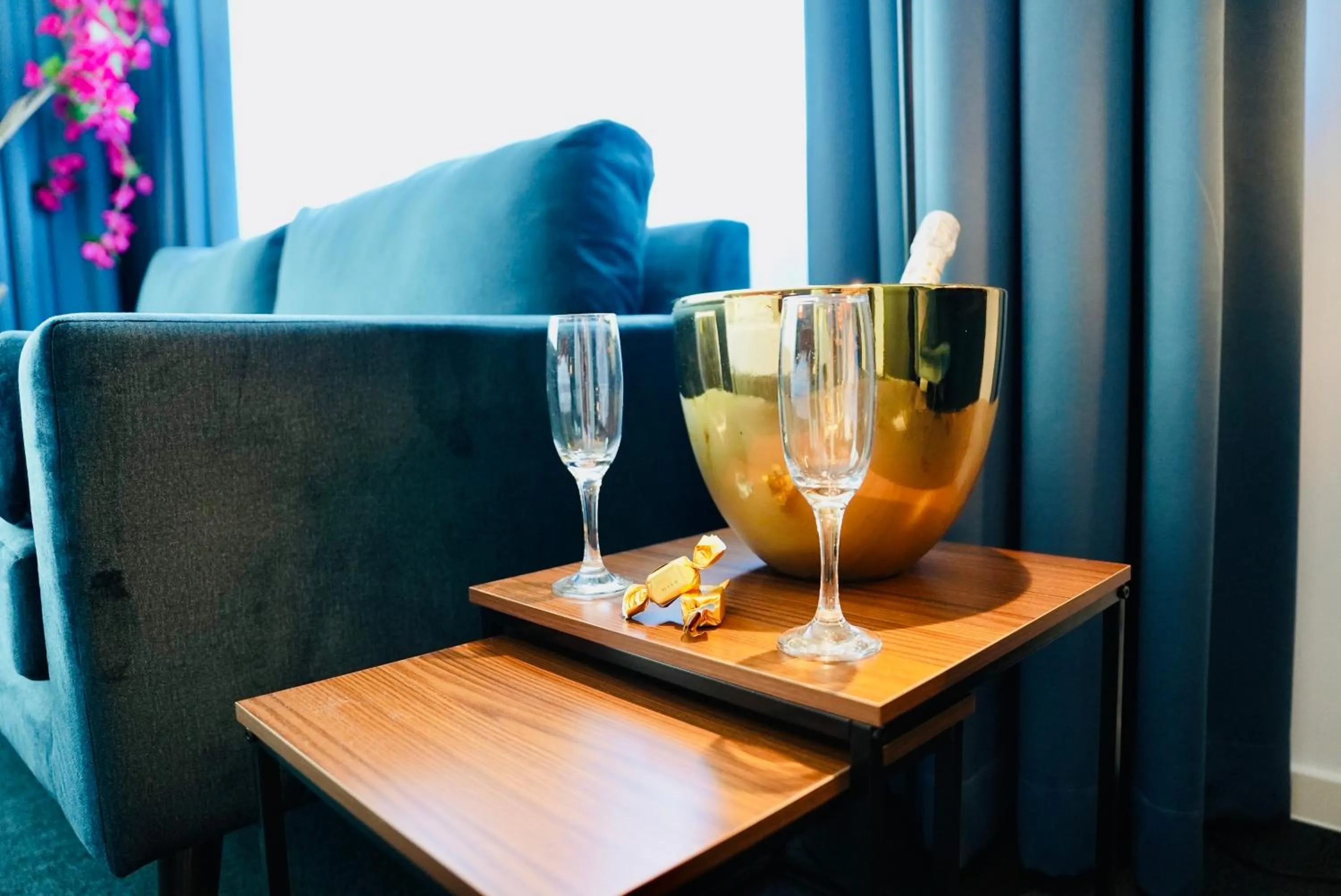 Arthotel Ambassador Wiesbaden - FREE PARKING