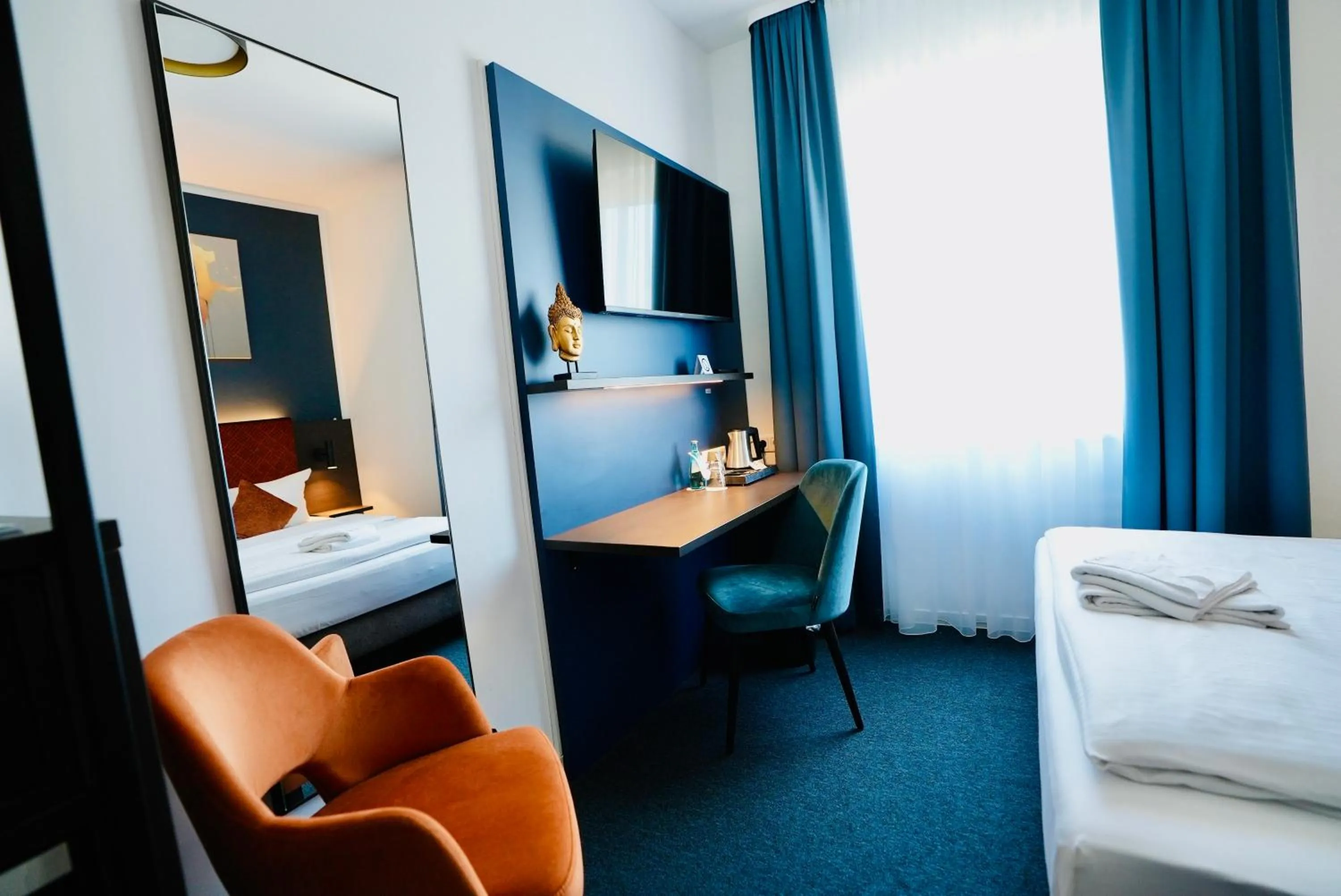 Bed in Arthotel Ambassador Wiesbaden - FREE PARKING