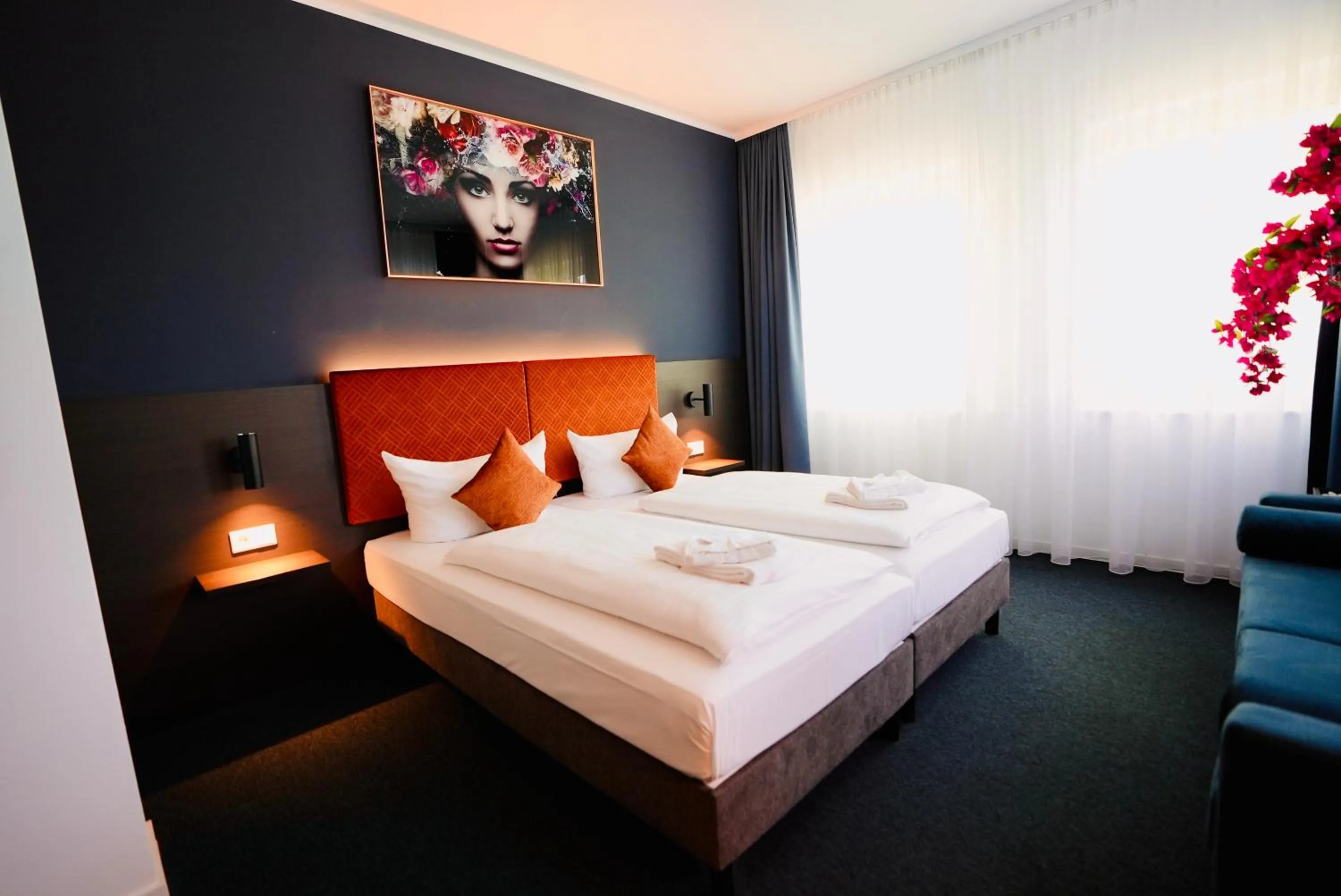 Bed in Arthotel Ambassador Wiesbaden - FREE PARKING