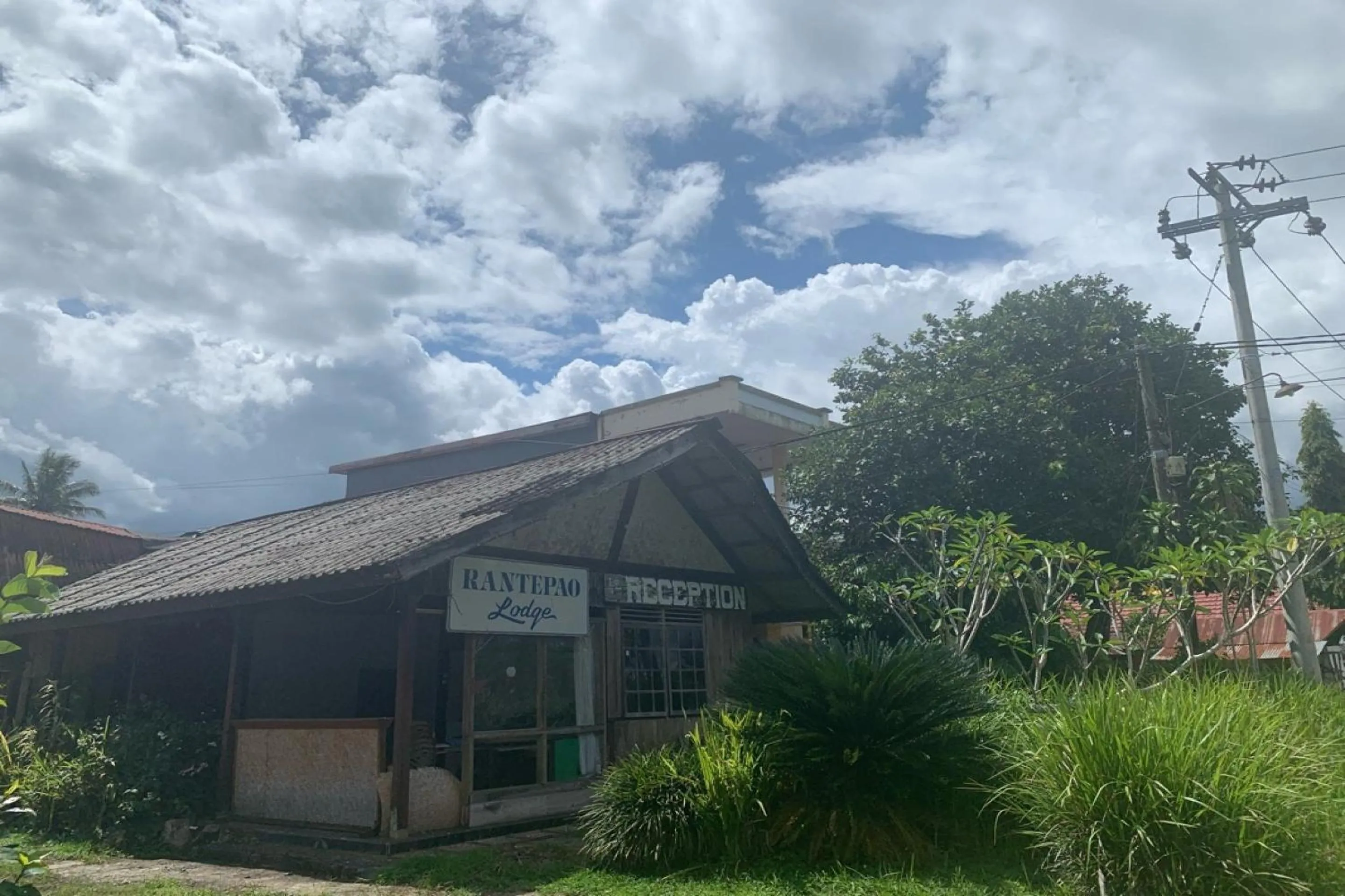Facade/entrance in Hotel O Rantepao Lodge Near Patung Tedong Bonga