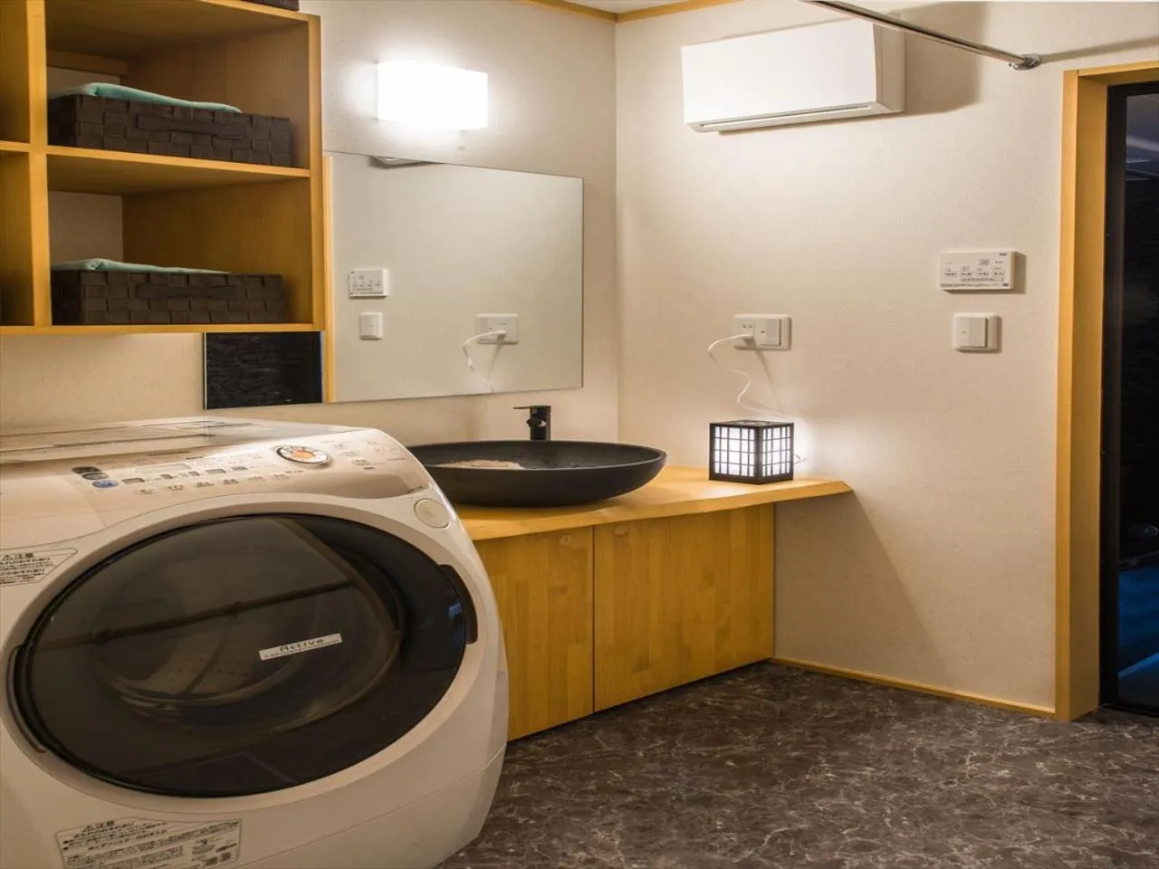 Bathroom in YADOYA Karasumain